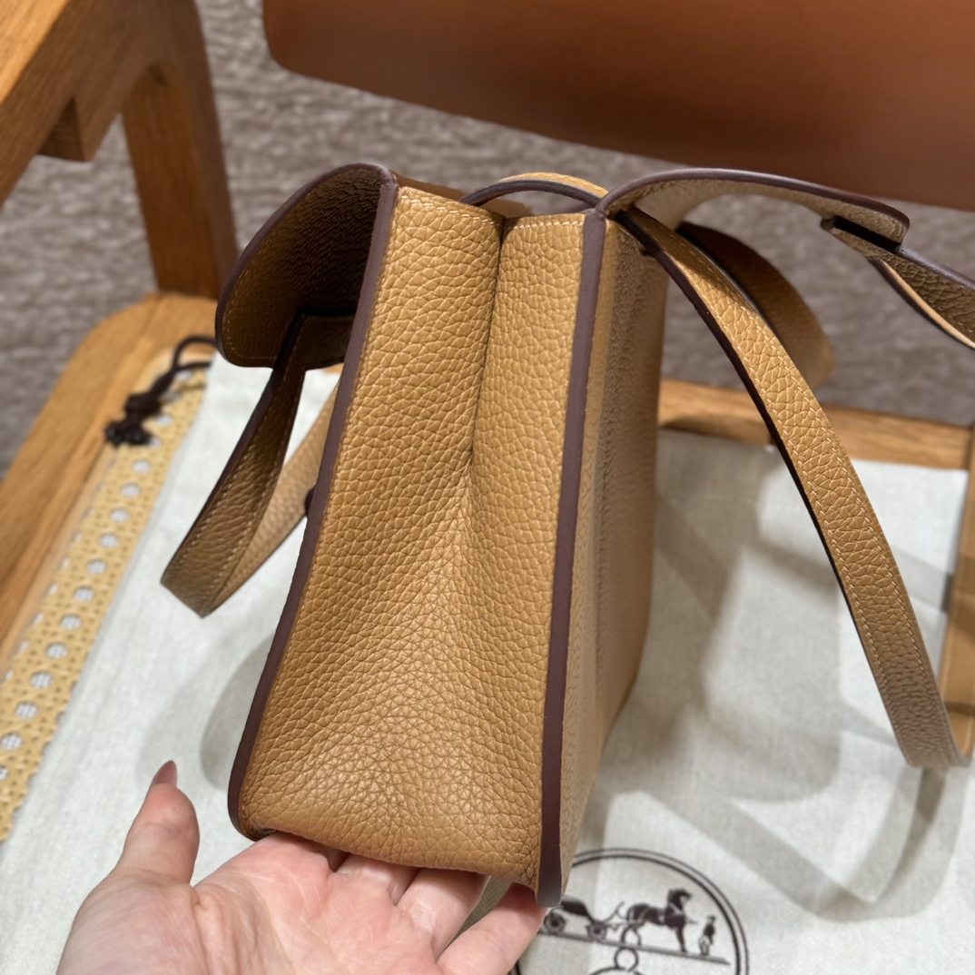 Hermès Halzan 22 Biscuit and Alezan  Clemence