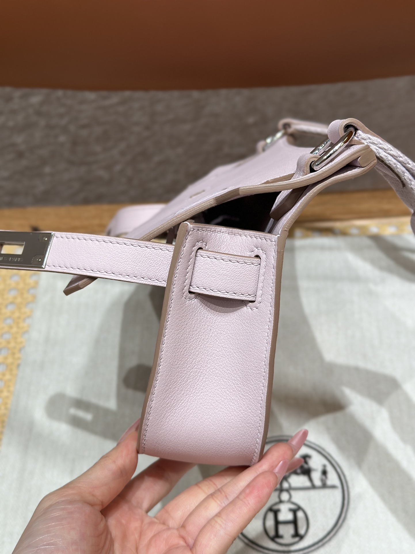 Hermès  Jypsiere 23  Mauve pale Swift