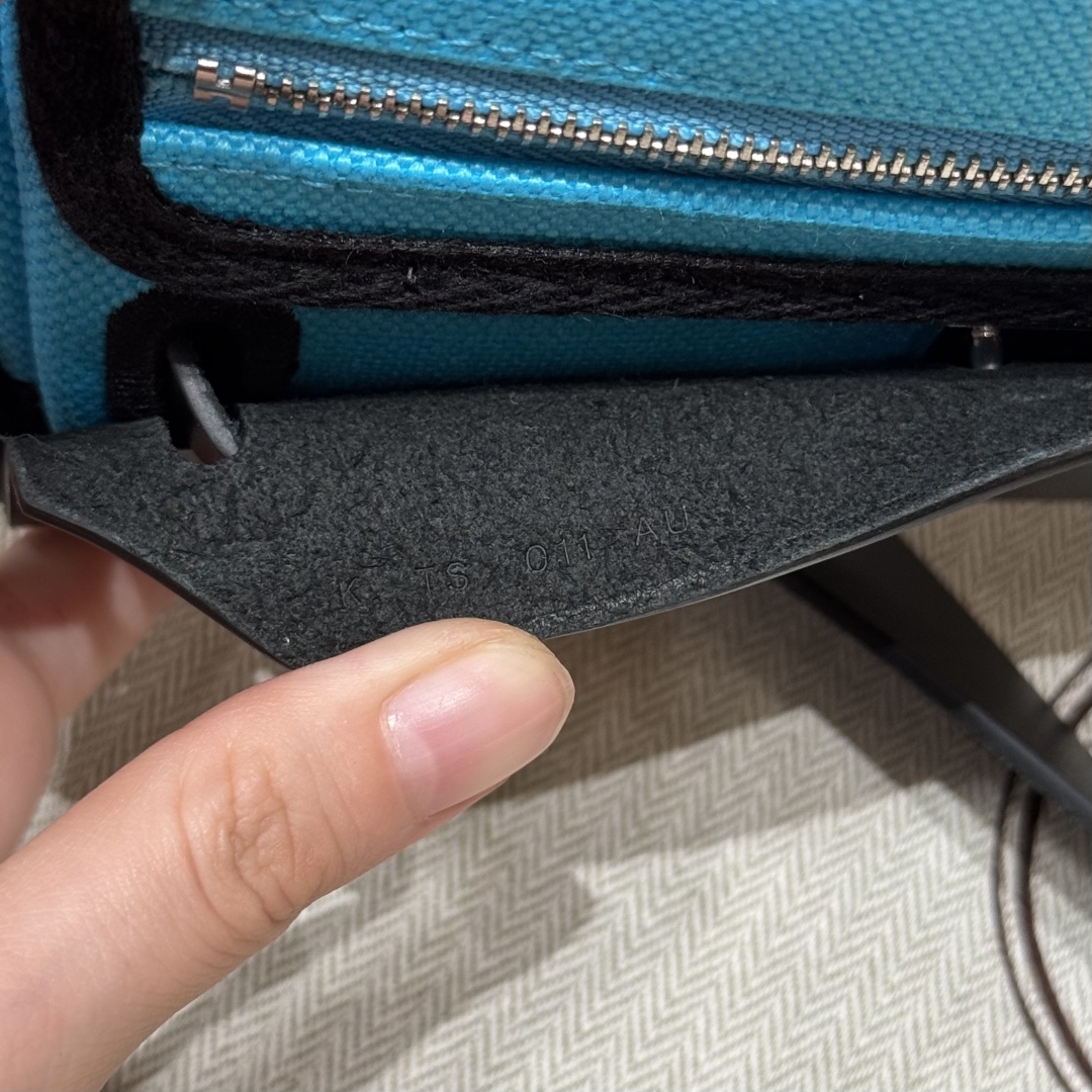 Hermès  Herbag 20 Bleu riviera/noir  Canvas and cowhide