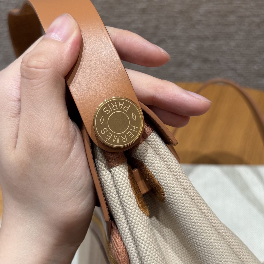 Hermès  Herbag 20 Beton/naturel sable  Canvas and cowhide