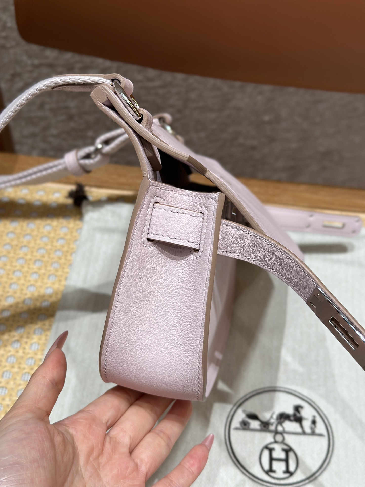 Hermès  Jypsiere 23  Mauve pale Swift