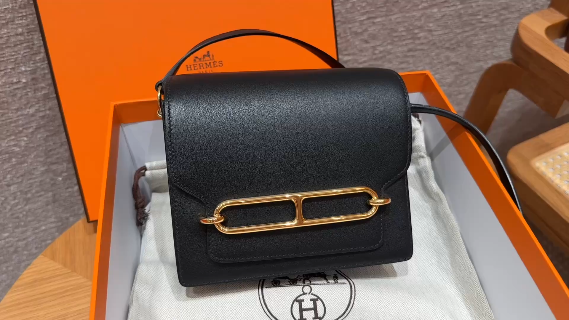Hermès Roulis 18 Noir Swift