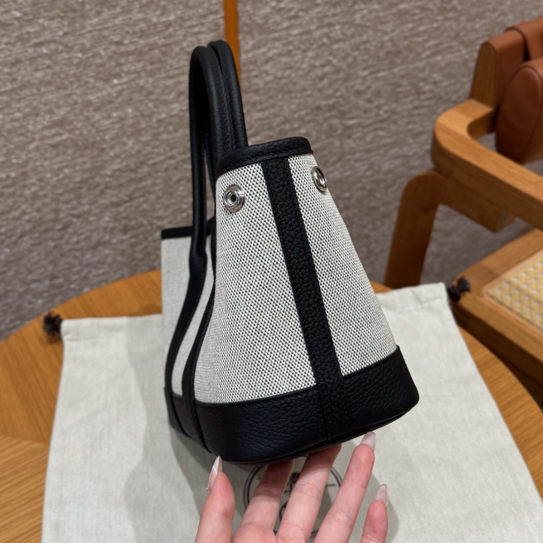 Hermès  Garden party 23  ecru/noir/noir Canbas and Negonda