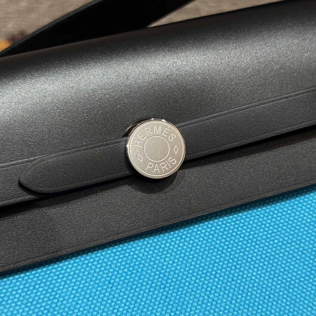 Hermès  Herbag 20 Bleu riviera/noir  Canvas and cowhide