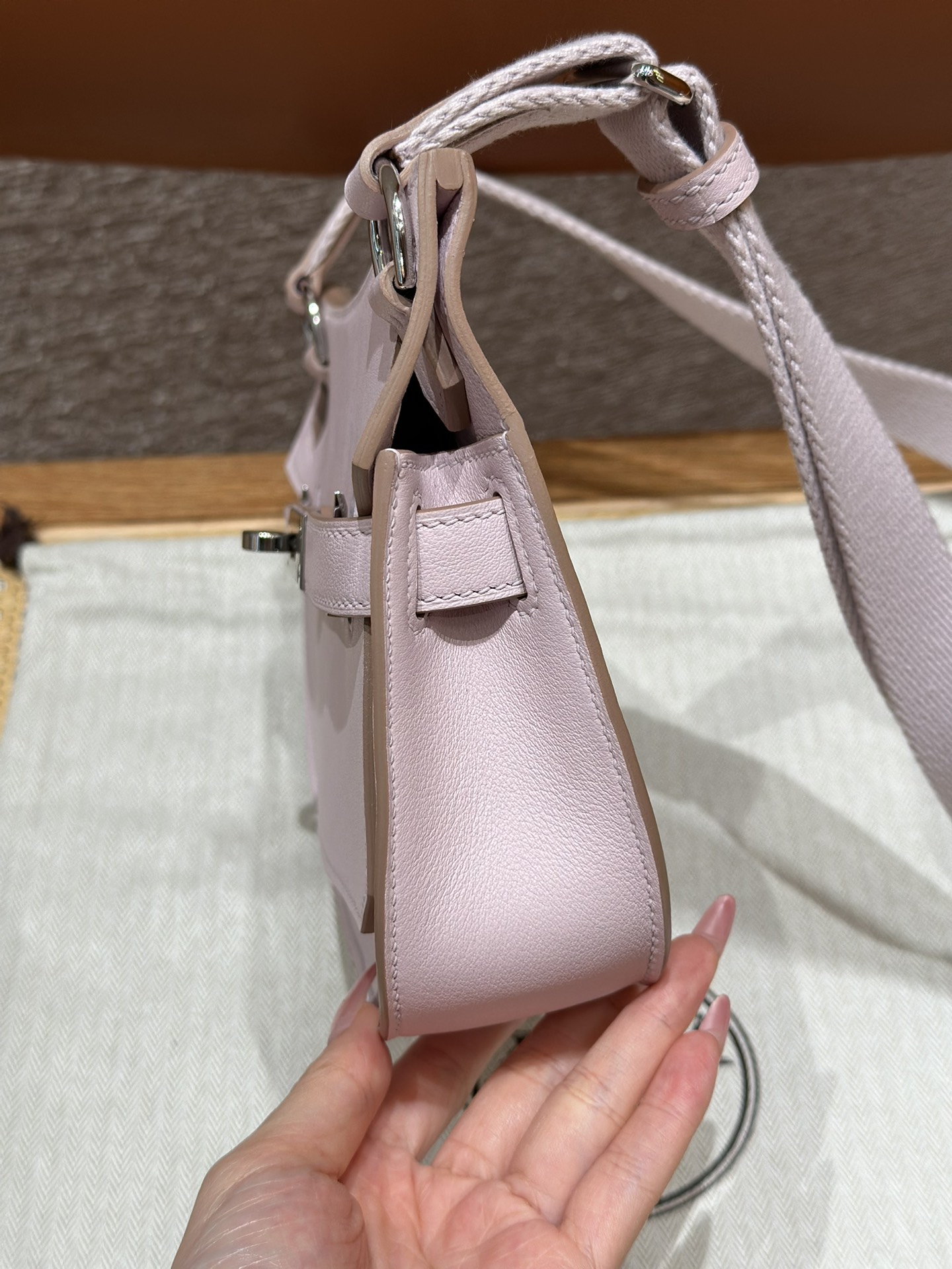 Hermès  Jypsiere 23  Mauve pale Swift