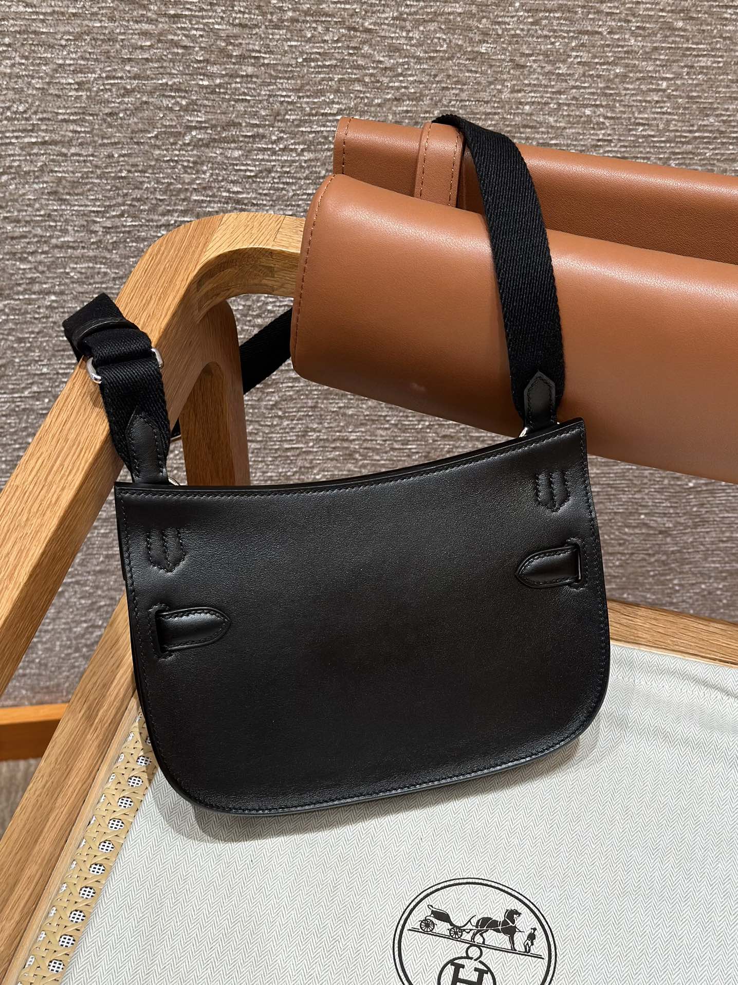 Hermès  Jypsiere 23 Noir Swift