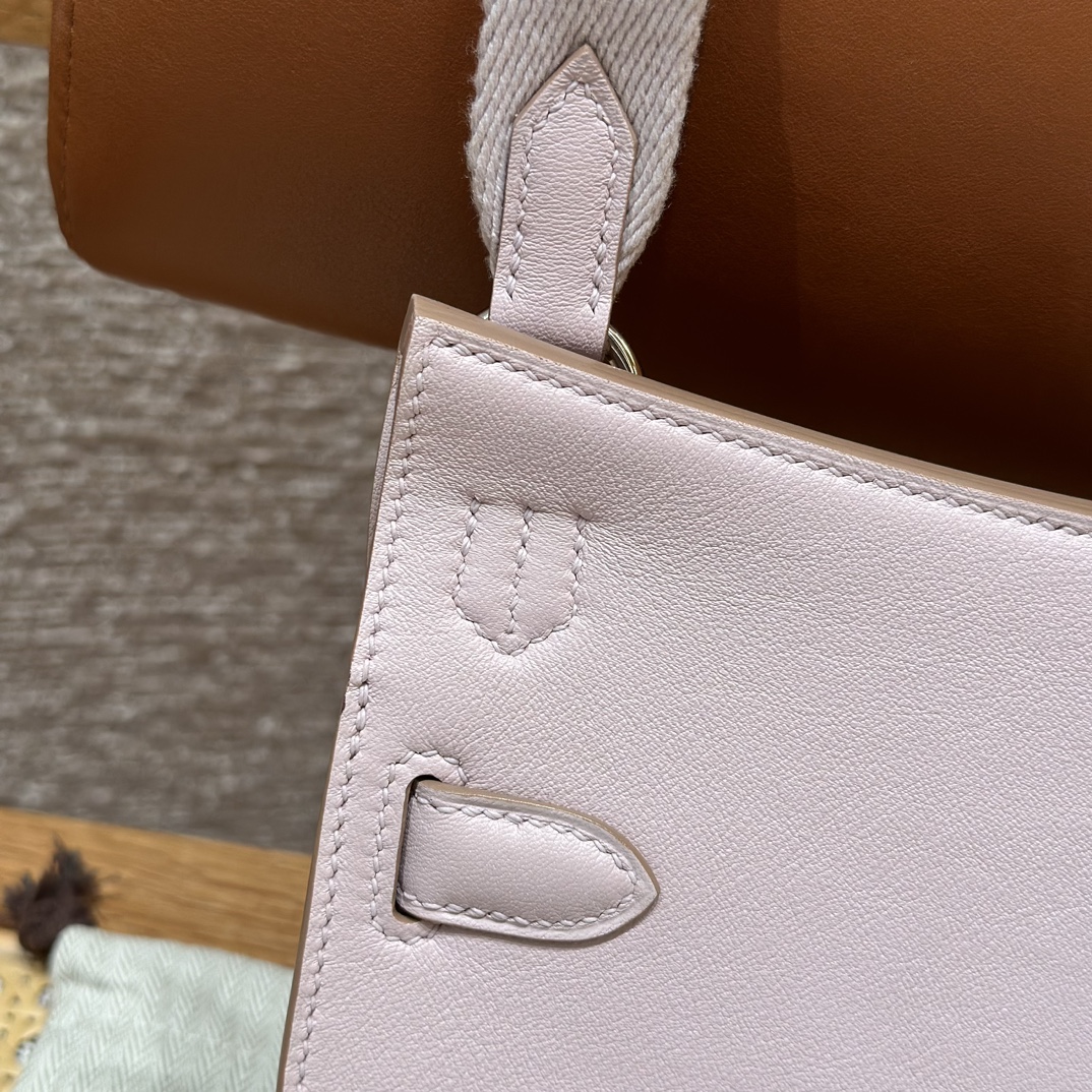 Hermès  Jypsiere 23  Mauve pale Swift