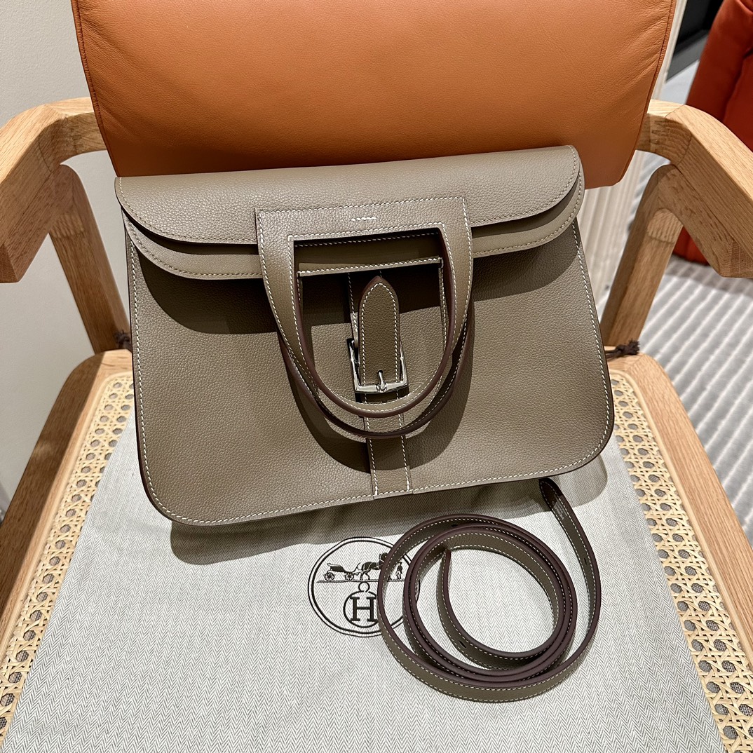 Hermès Halzan 31 Etoupe Swift