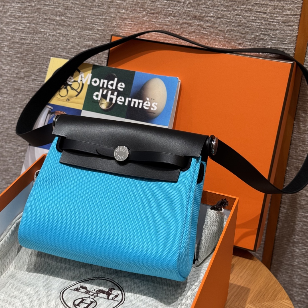 Hermès  Herbag 20 Bleu riviera/noir  Canvas and cowhide