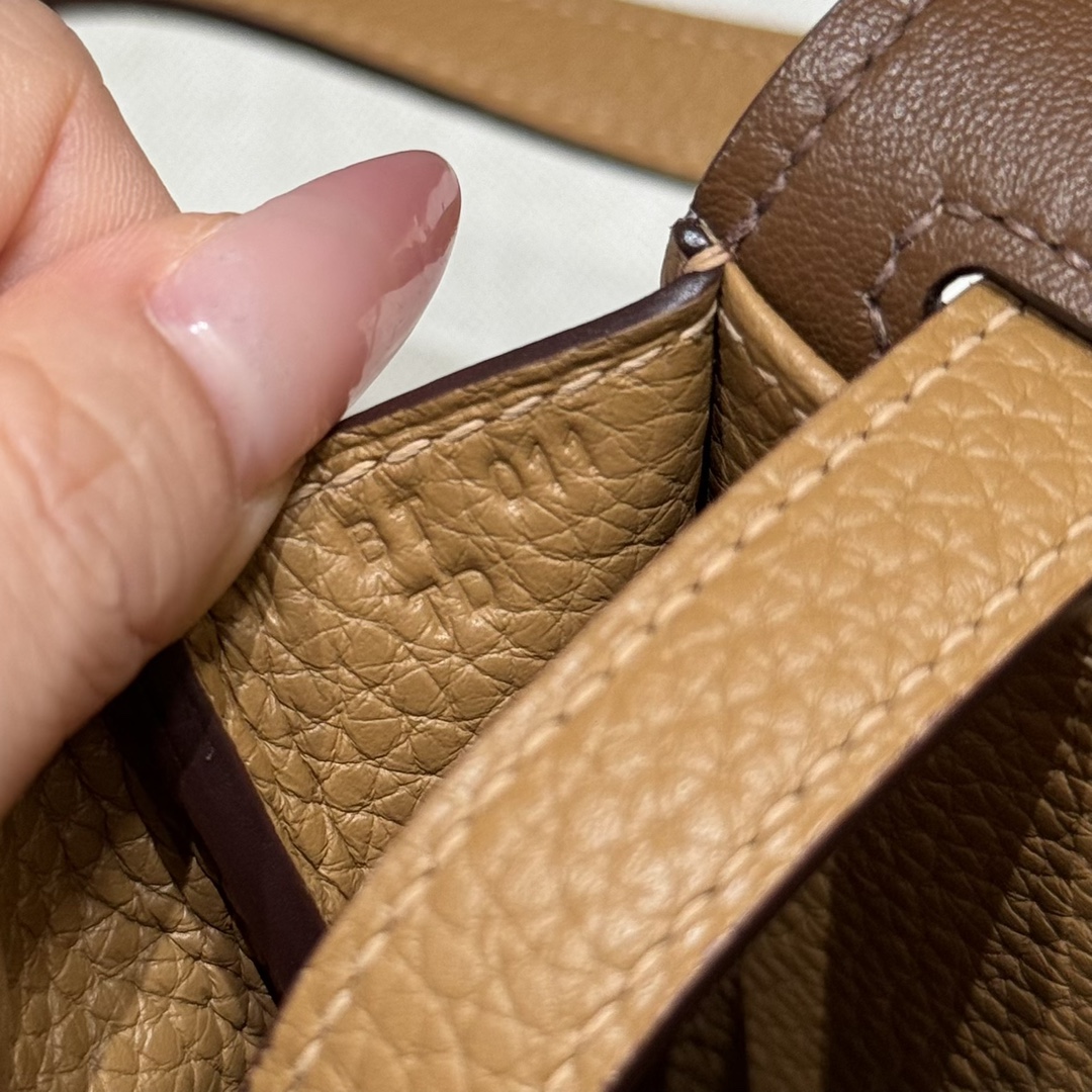 Hermès Halzan 22 Biscuit and Alezan  Clemence