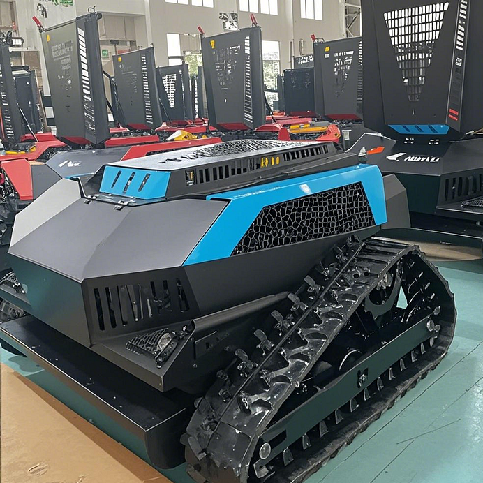 Crawler off-road tank mower
