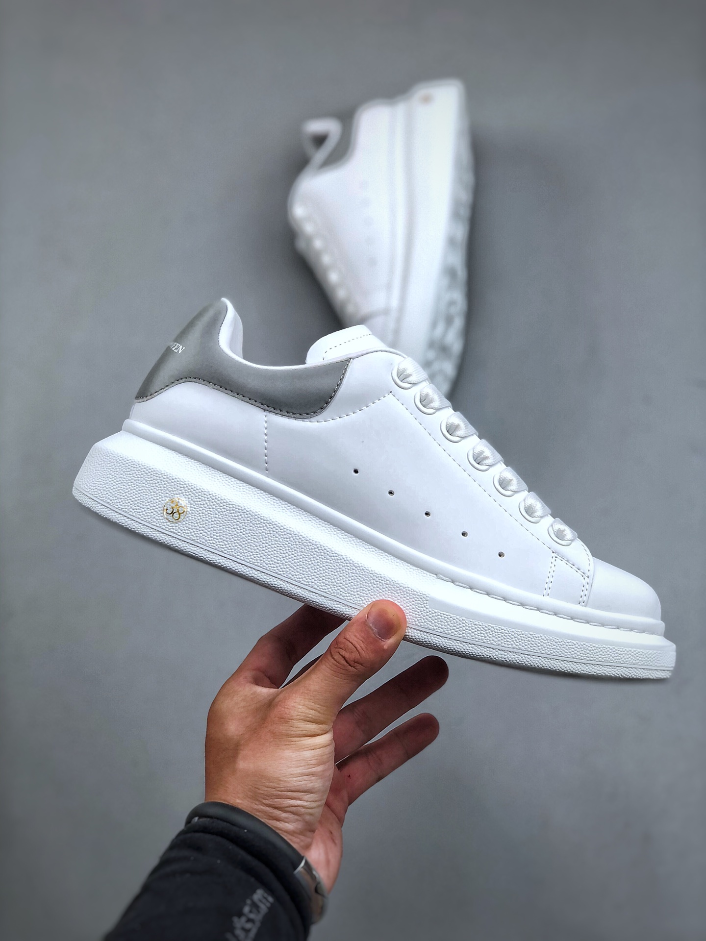 Alexander McQueen Oversized Low-Top Fashion Sneaker – Unisex, Gray