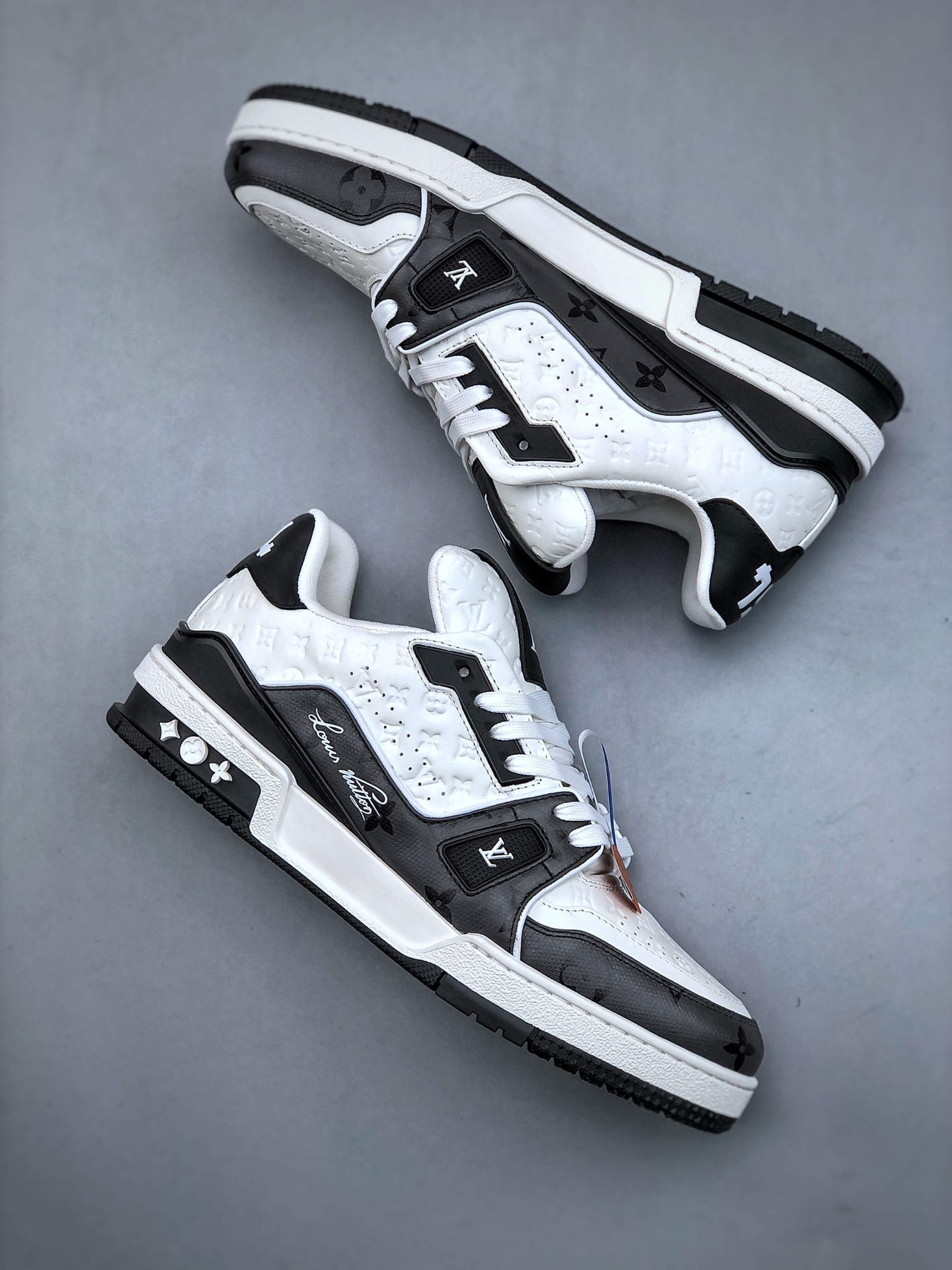 LOUIS VUITTON Trainer Lace-Up Low-Top Fashion Sneaker – Unisex, White & Black