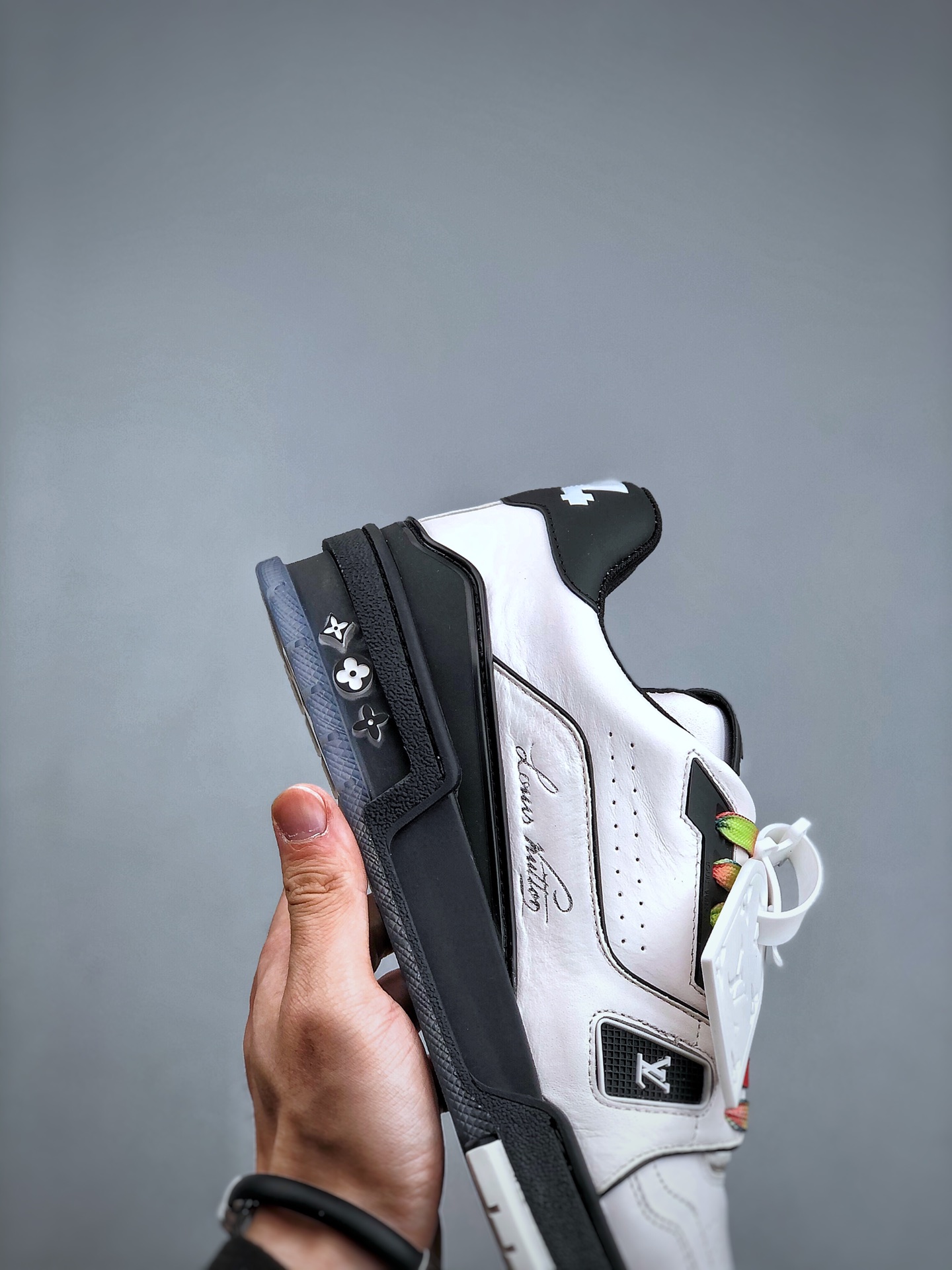 LOUIS VUITTON Trainer Leather Low-Top Fashion Sneaker – Unisex, “Black Samurai” Black & White