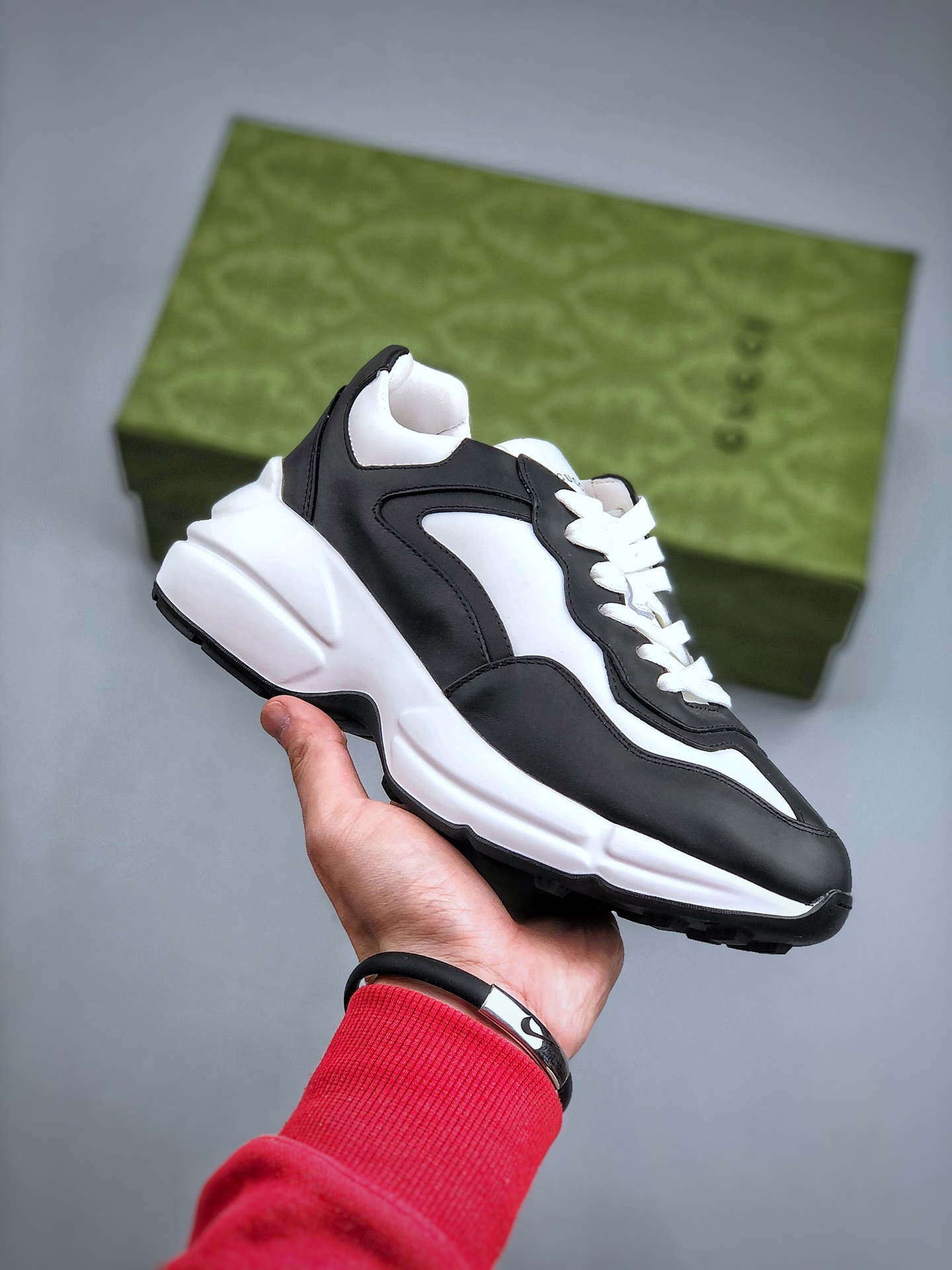 GUCCI Rhyton Leather Low-Top Athletic Casual Sneaker – Women’s, Black & White