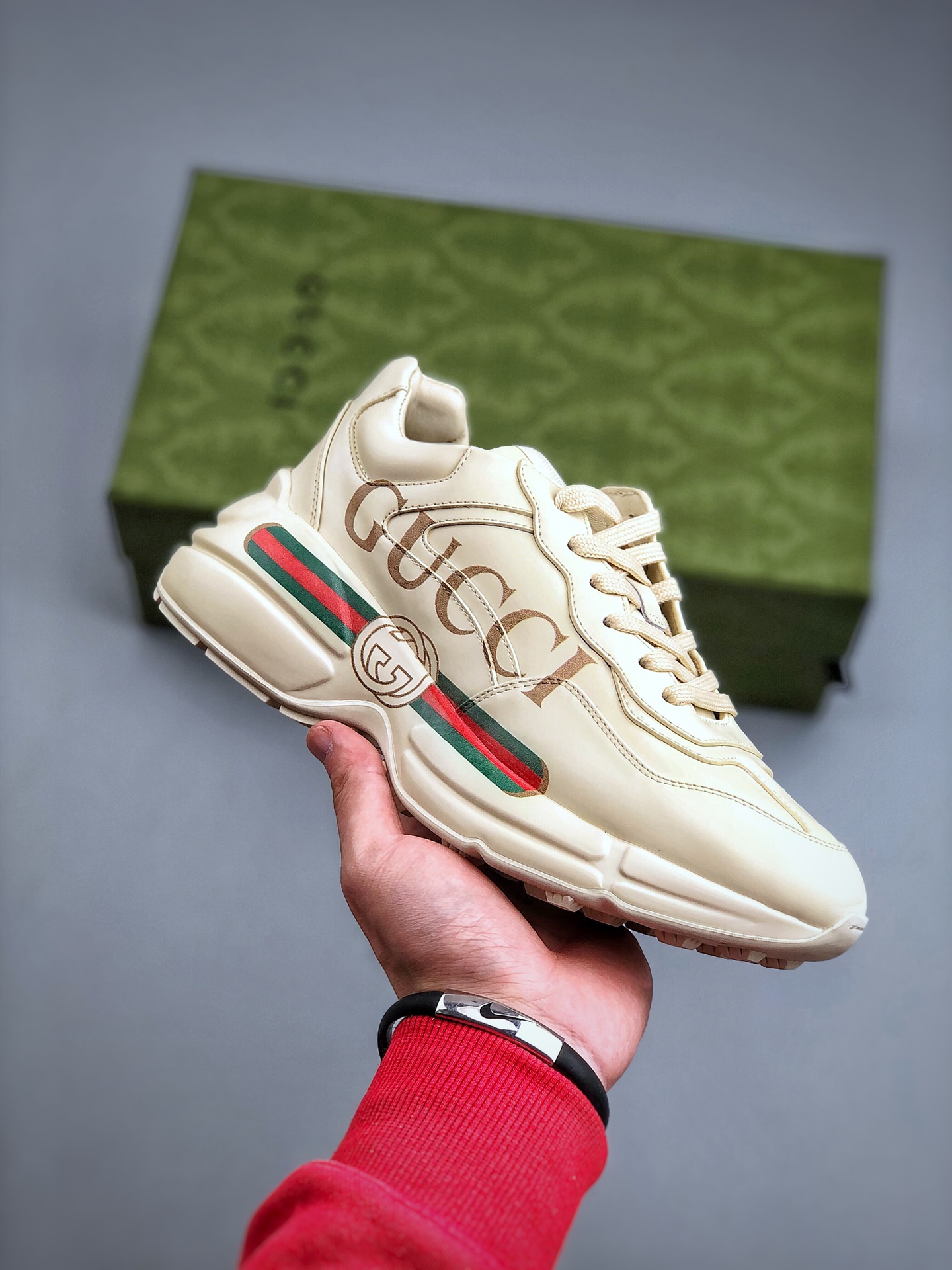 GUCCI Rhyton Logo-Detail Non-Slip Durable Low-Top Dad Sneakers – Unisex, Ivory White