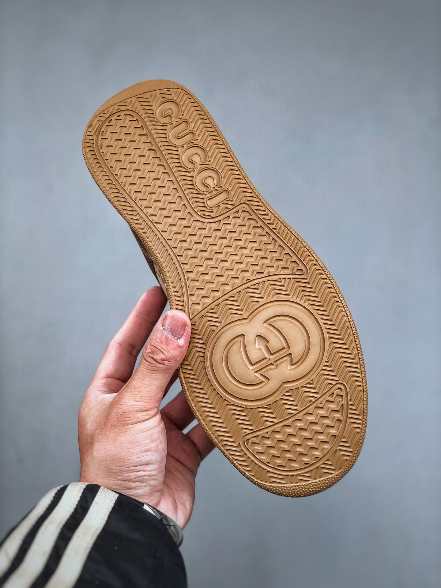 Gucci Chunky B Sneaker – Brown Low-Top Unisex Fashion Shoes