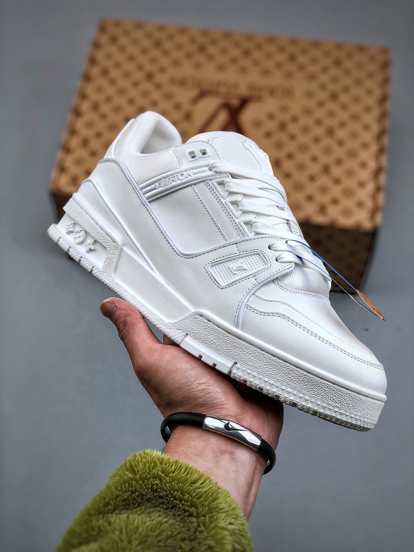 LOUIS VUITTON Trainer Leather Round-Toe Lace-Up Non-Slip Low-Top Sneaker – Women’s, White