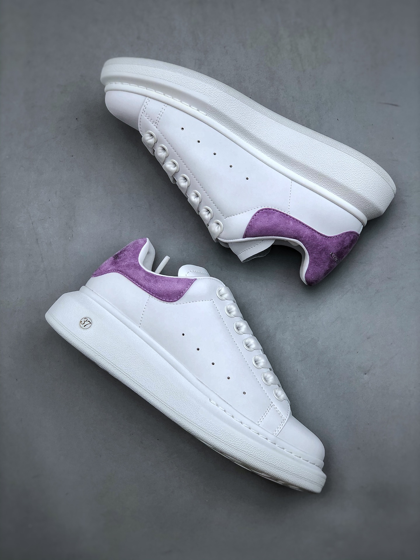 Alexander McQueen Oversized Low-Top Fashion Sneaker – Women’s, Purple
