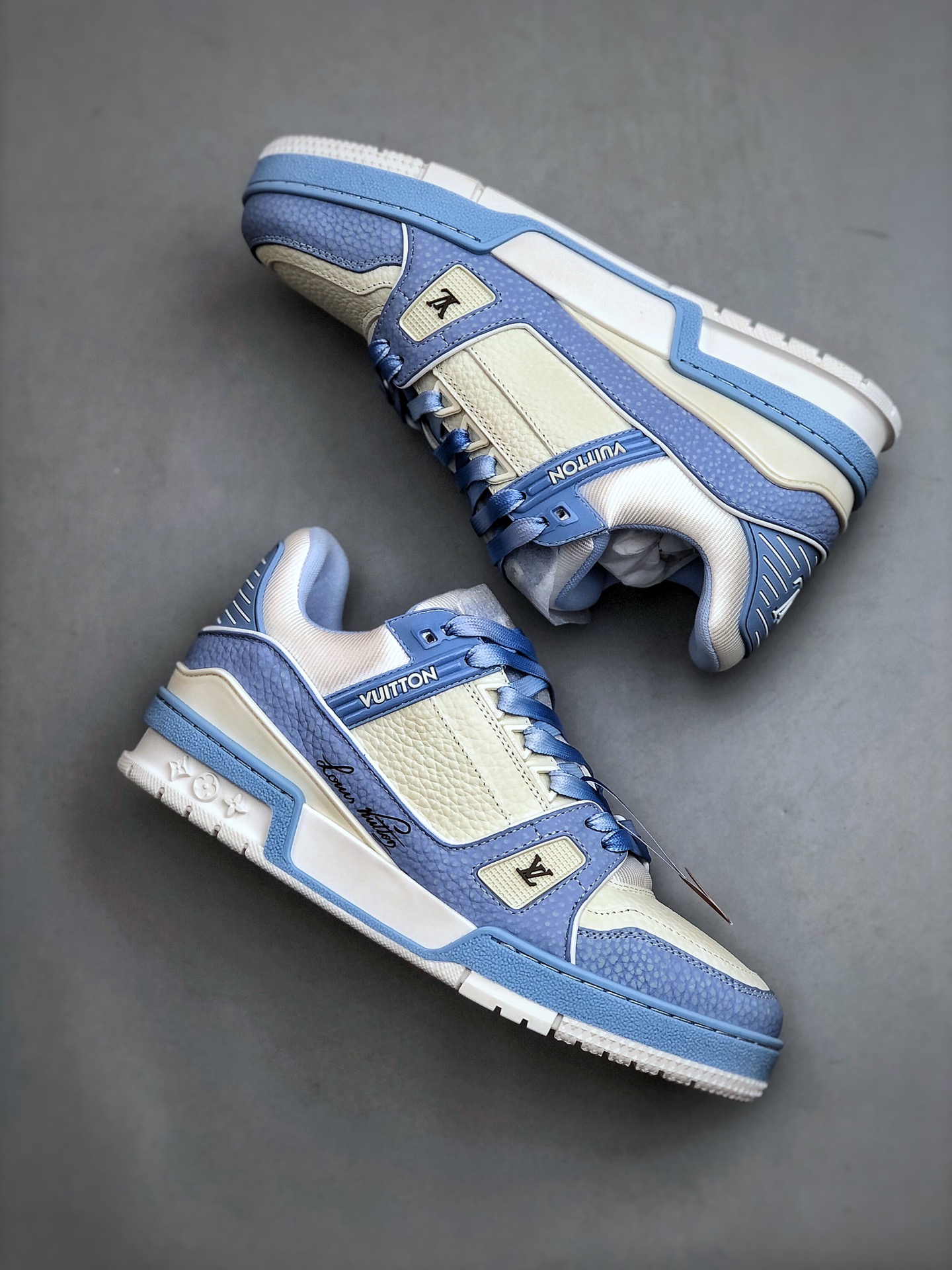 LOUIS VUITTON Trainer Leather Round-Toe Lace-Up Low-Top Sneaker – Unisex, Ocean Blue