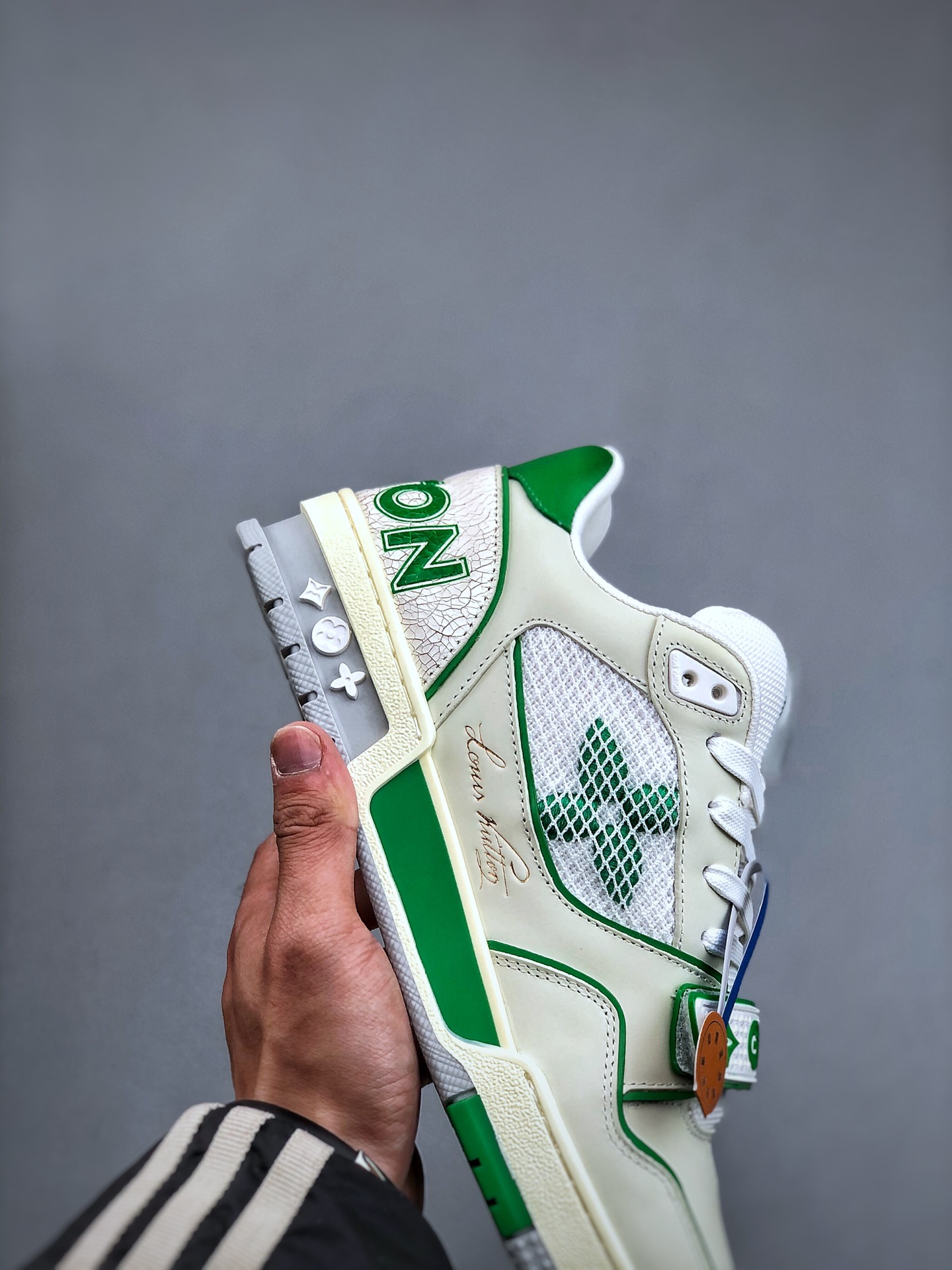 LOUIS VUITTON Trainer Classic Pattern Retro Fashion Sneaker – Men’s, White & Green