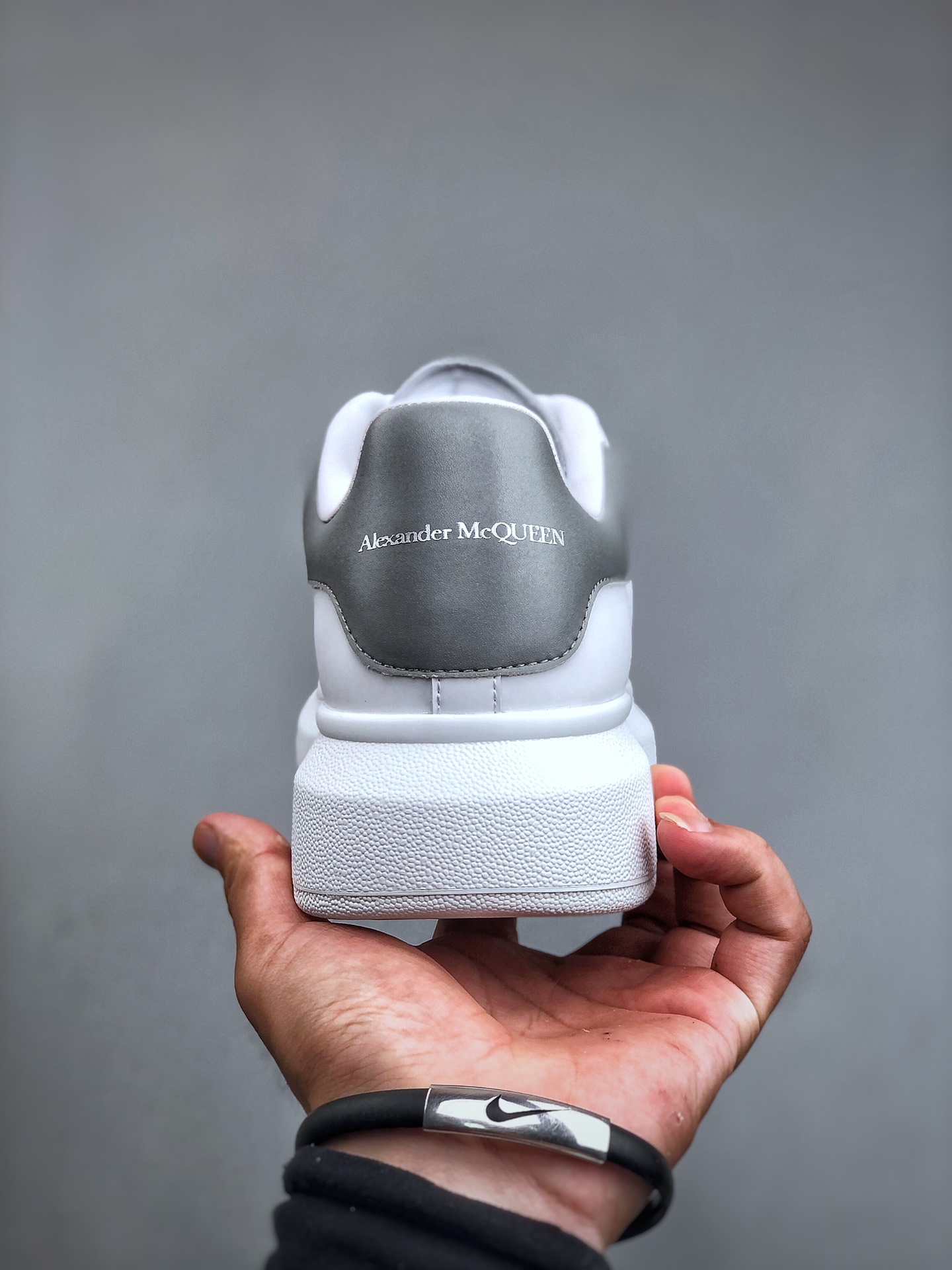 Alexander McQueen Oversized Low-Top Fashion Sneaker – Unisex, Gray
