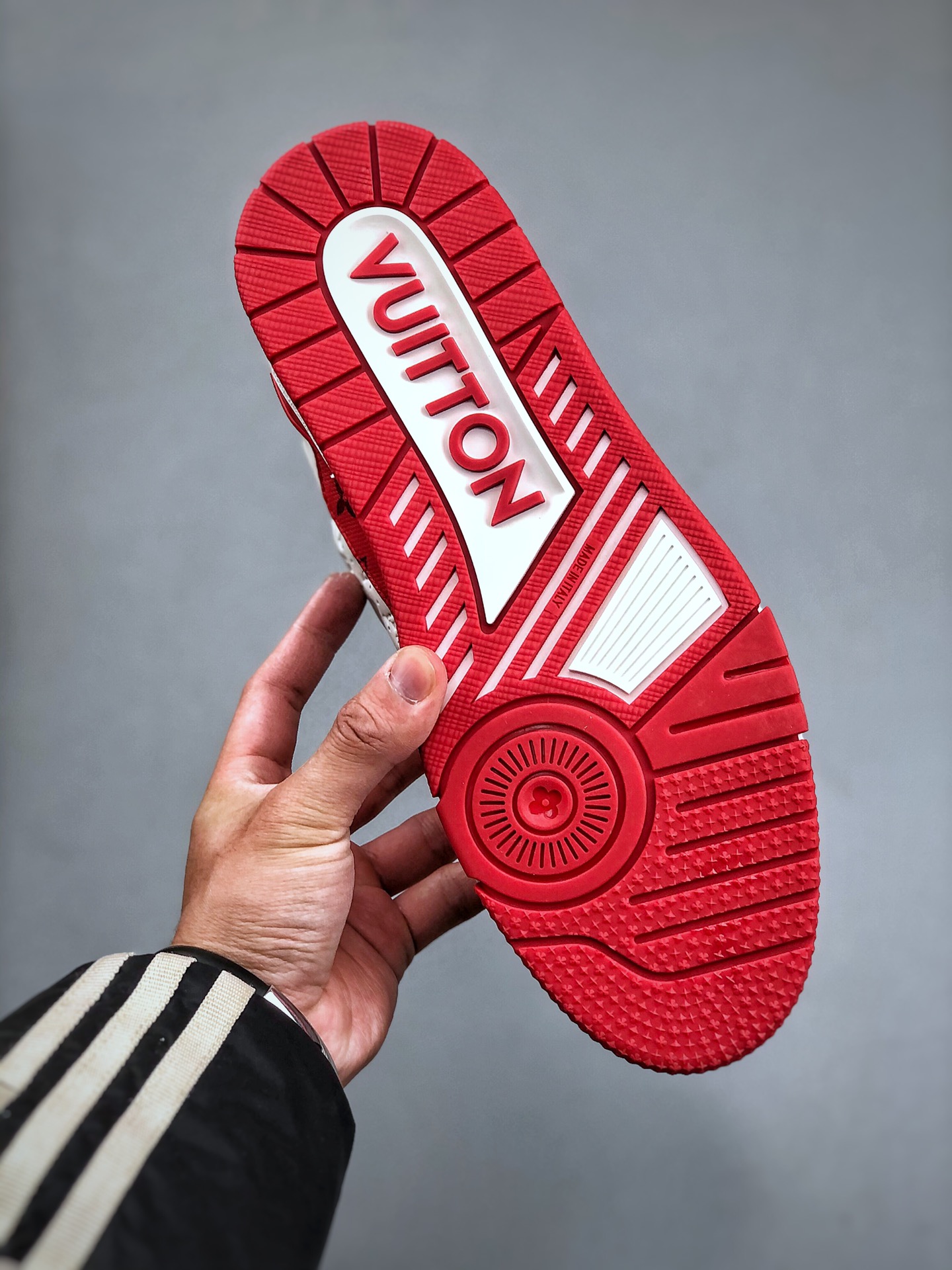 LOUIS VUITTON Trainer Leather Lace-Up Logo Street Style Low-Top Fashion Sneaker – Unisex, White & Red