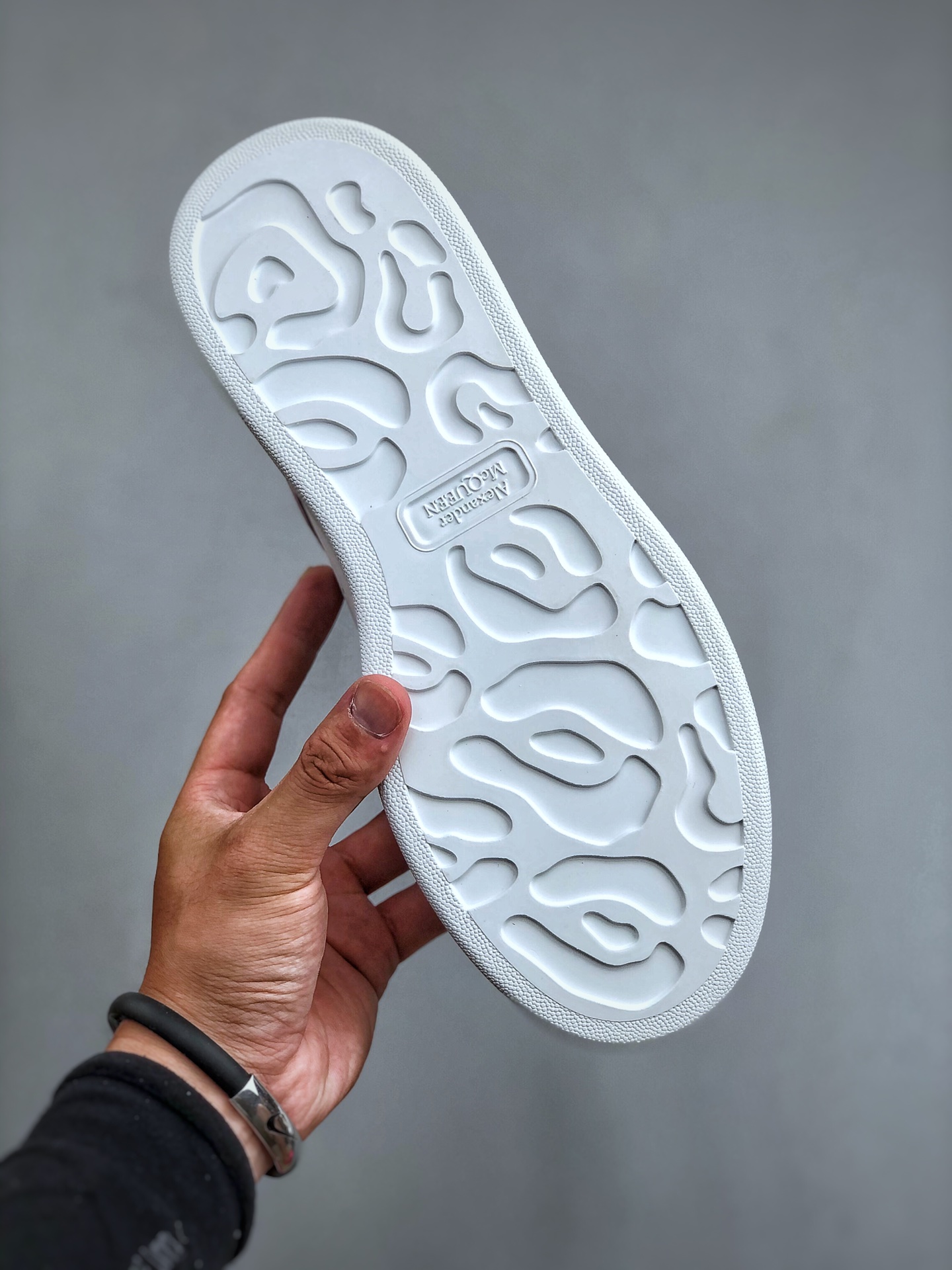 Alexander McQueen Oversized Low-Top Fashion Sneaker – Women’s, Purple