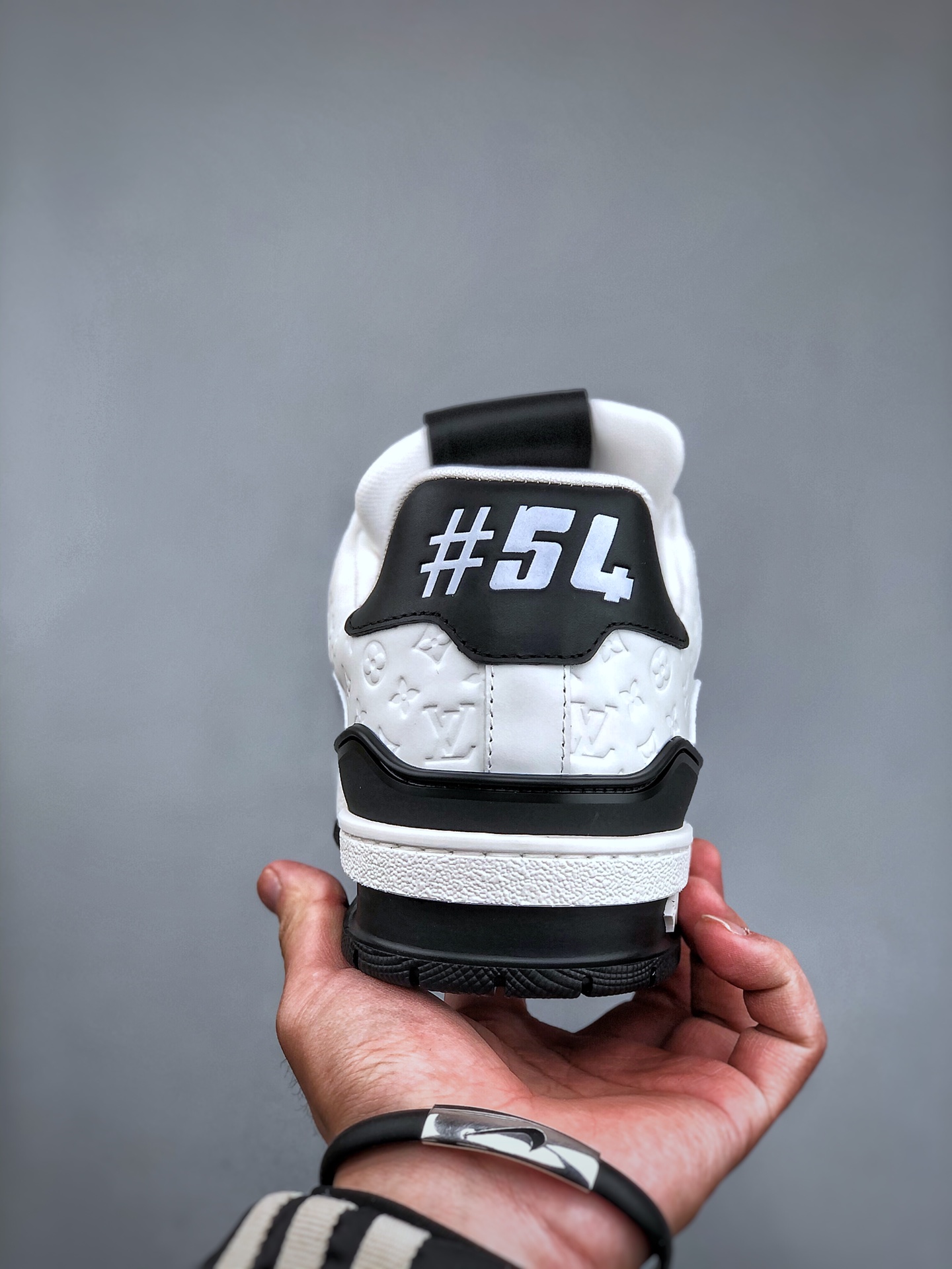 LOUIS VUITTON Trainer Lace-Up Low-Top Fashion Sneaker – Unisex, White & Black