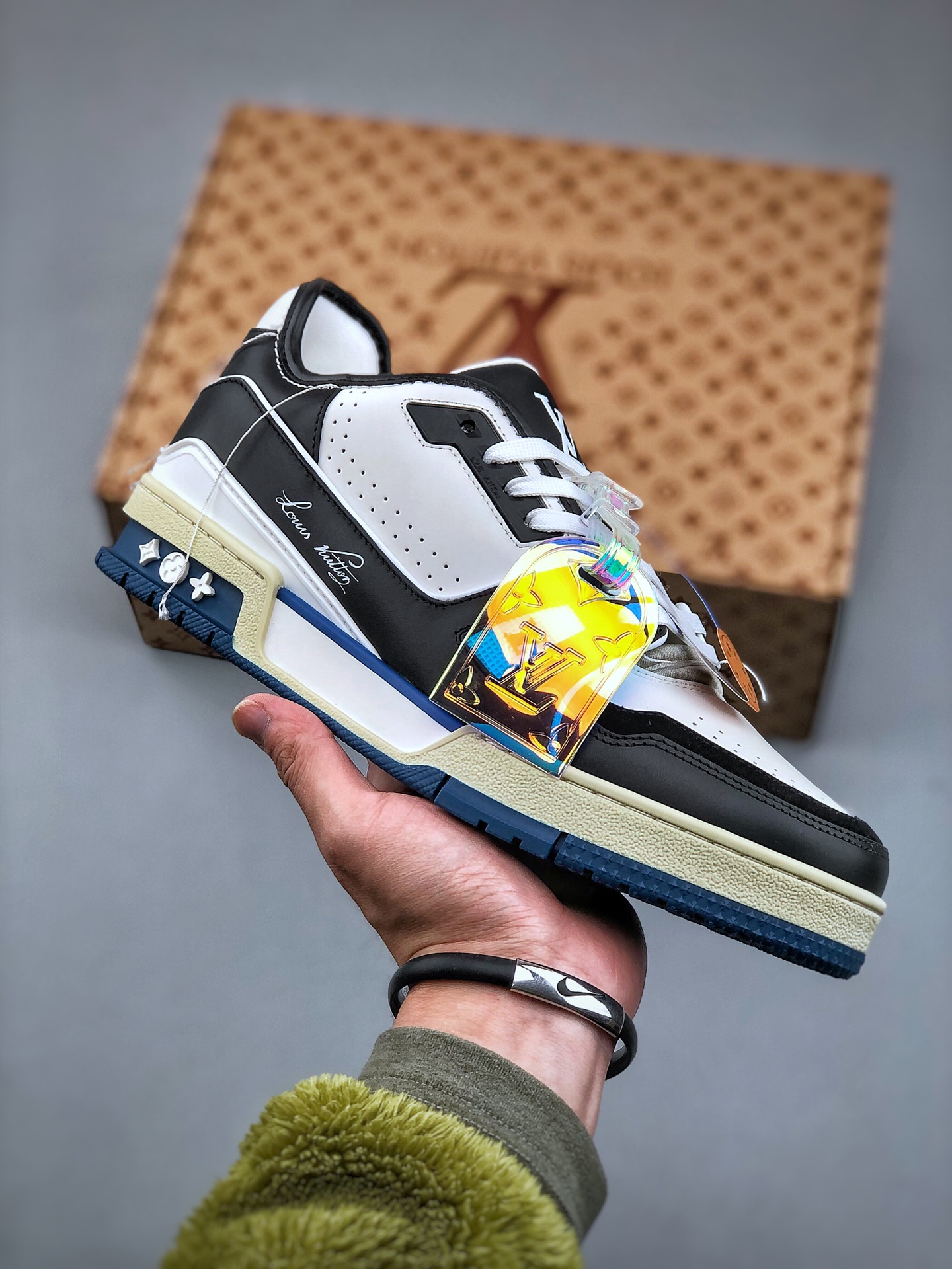 LOUIS VUITTON Trainer Low-Top Fashion Sneaker – Men’s, Black & Blue