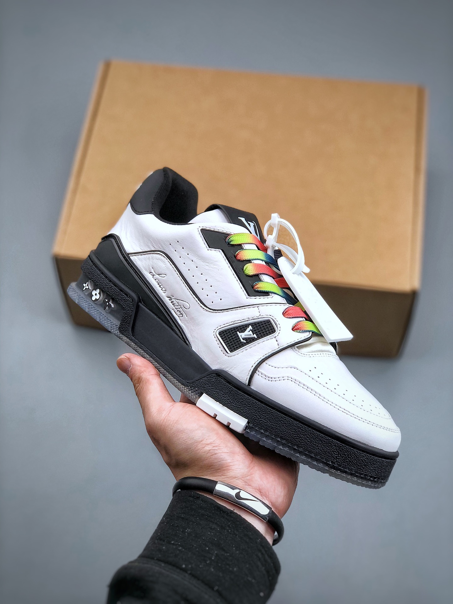 LOUIS VUITTON Trainer Leather Low-Top Fashion Sneaker – Unisex, “Black Samurai” Black & White