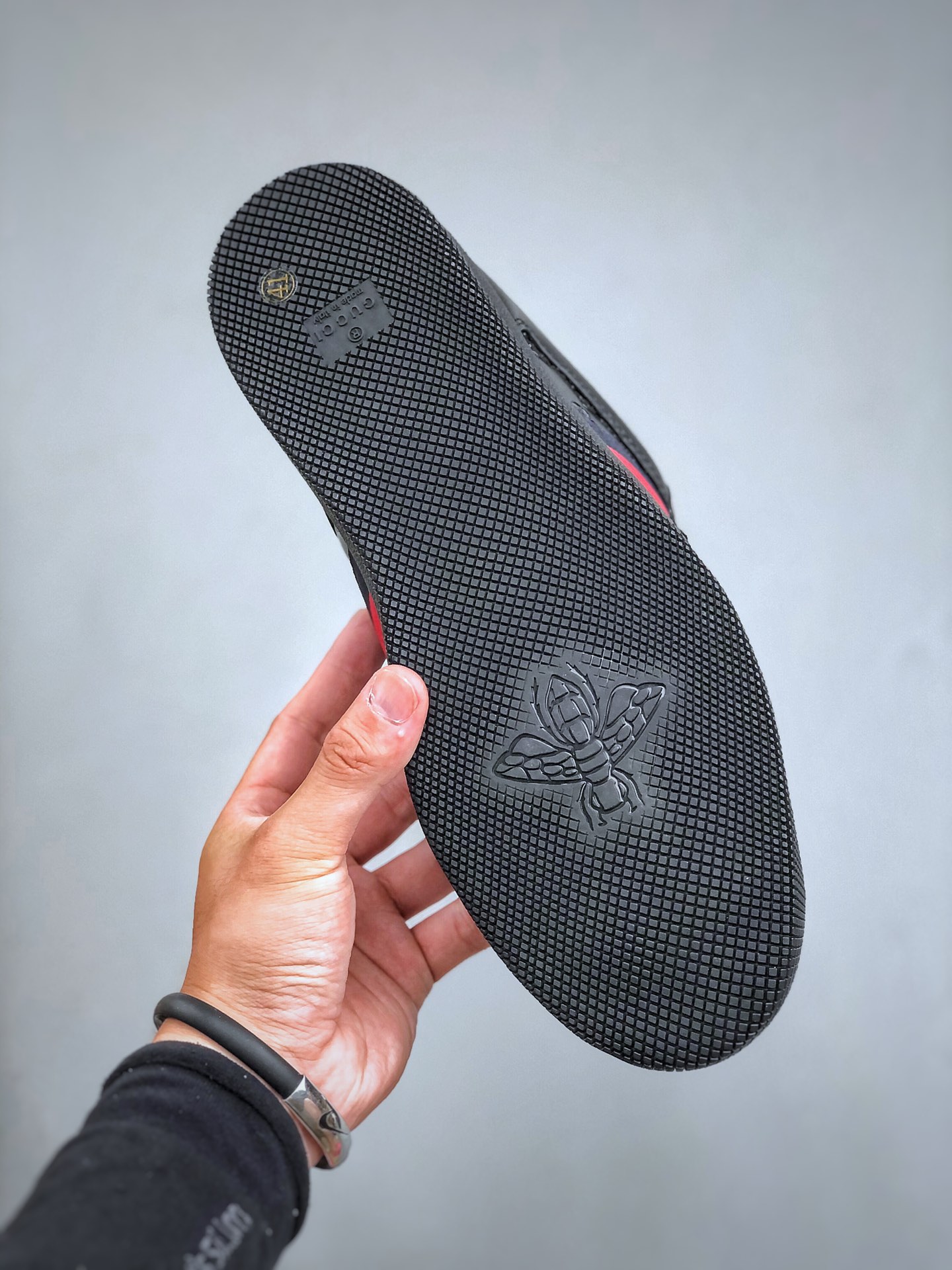 GUCCI Screener Leather Round-Toe Lace-Up Low-Top Sneaker – Men's, Black