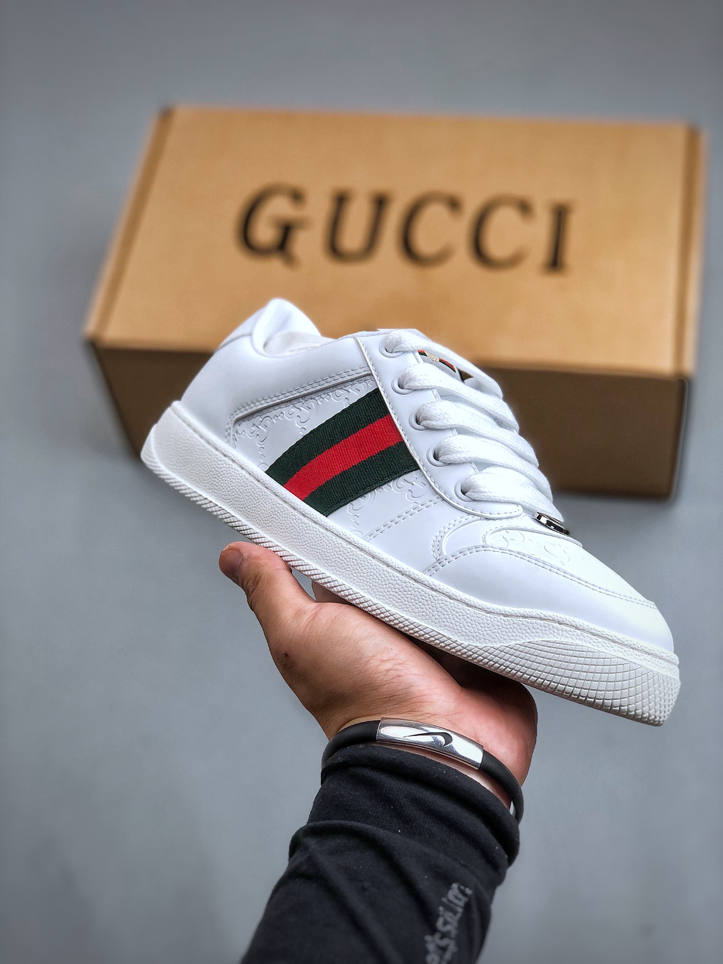 GUCCI Screener Distressed Leather Round-Toe Flat Sole Sneaker – Unisex, White/Green