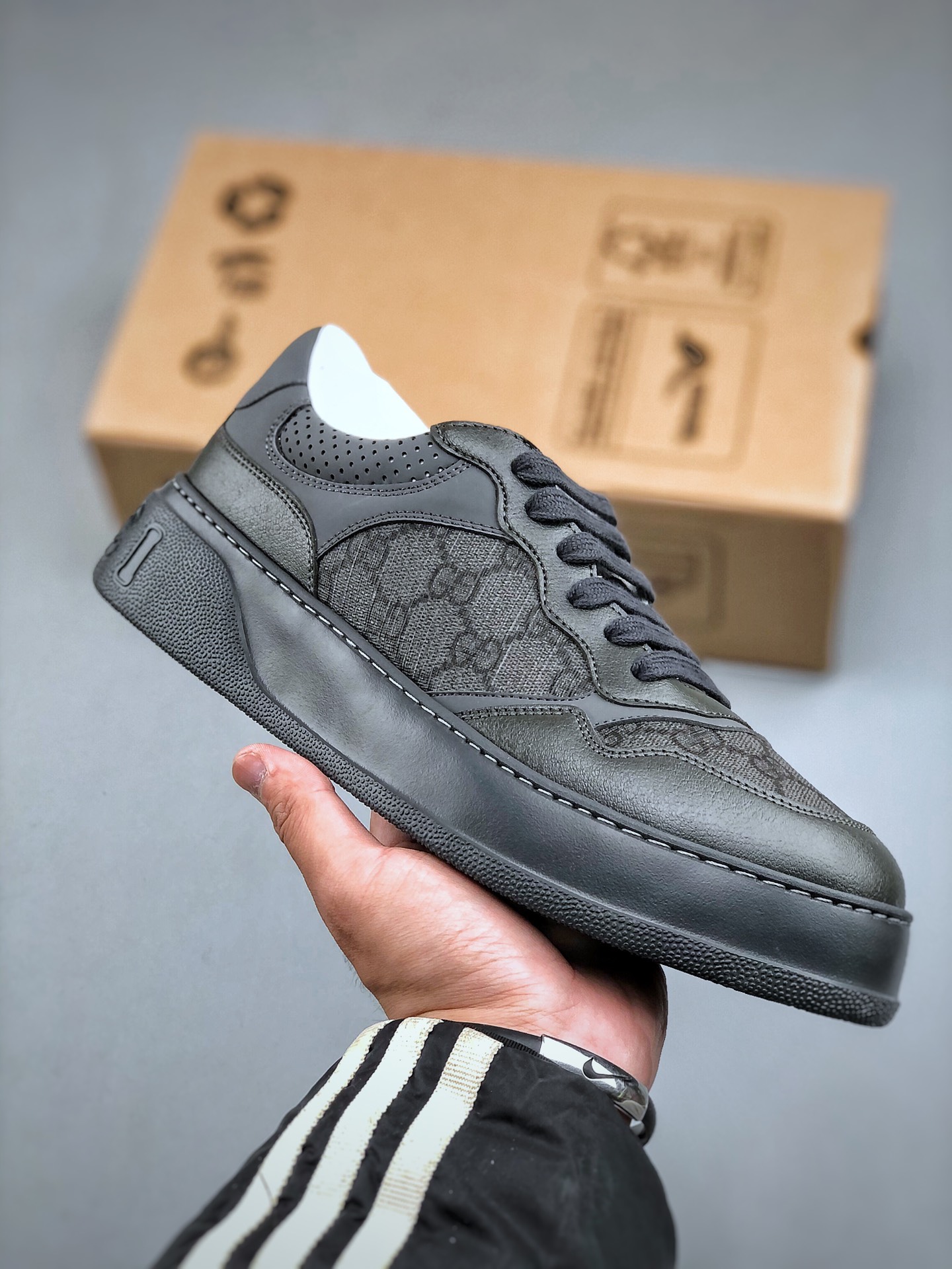 Gucci Men’s Leather Low-Top Lace-Up Sneakers – All Black