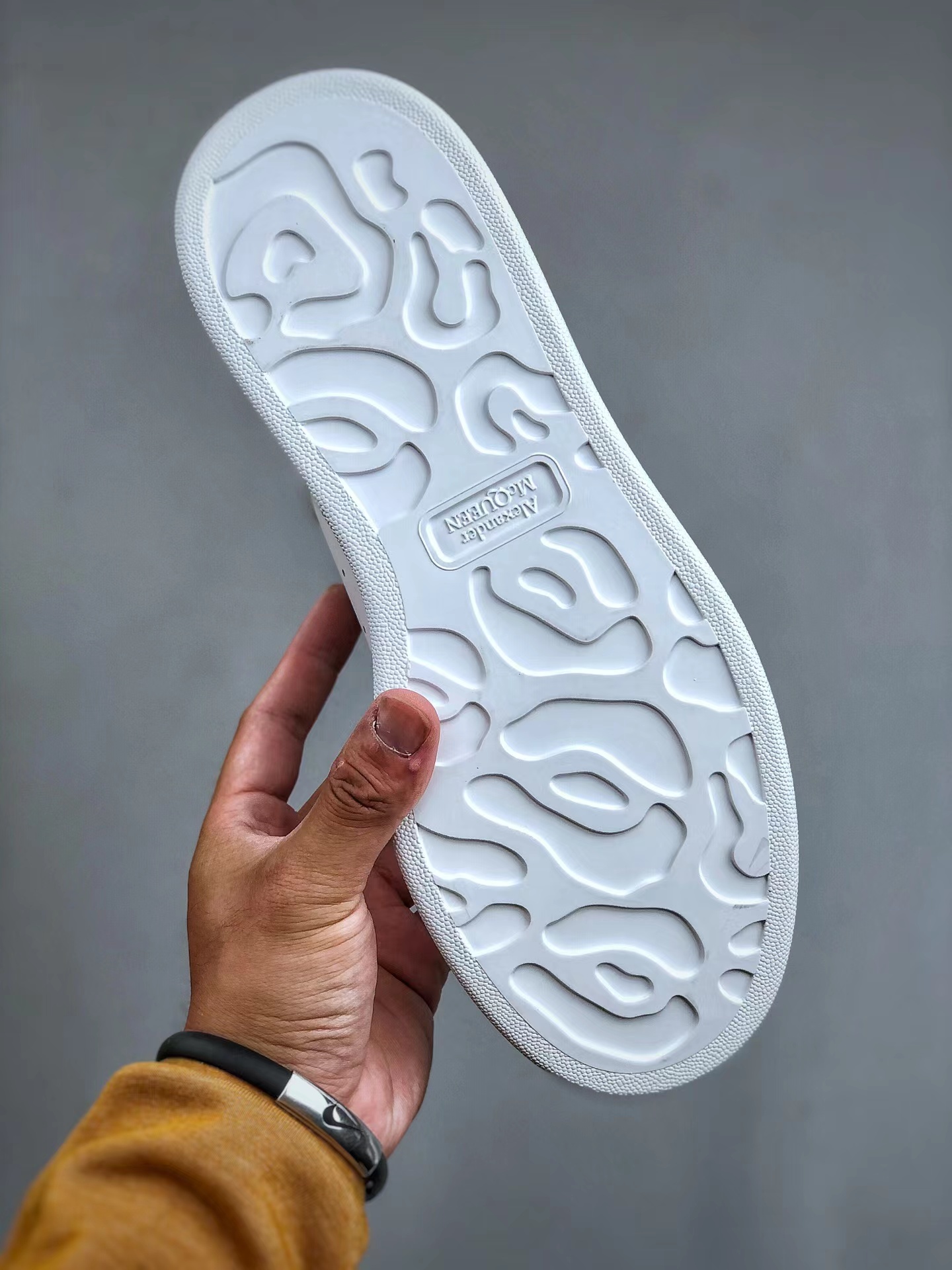 Alexander McQueen Oversized Leather Low-Top Fashion Sneaker – Unisex, White