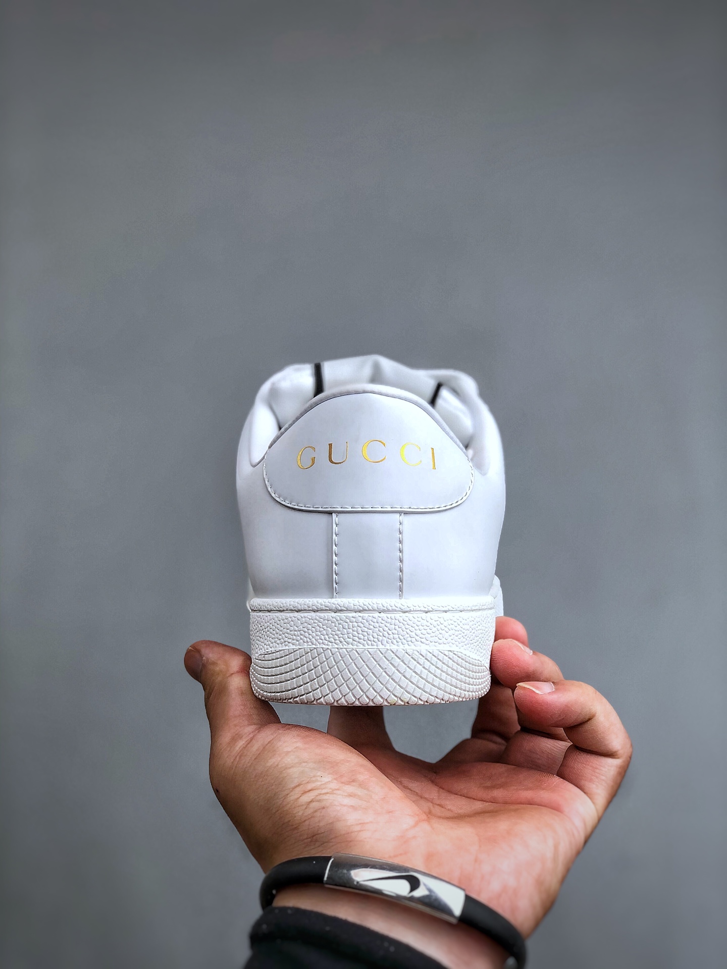 GUCCI Screener Distressed Leather Round-Toe Flat Sole Sneaker – Unisex, White/Green