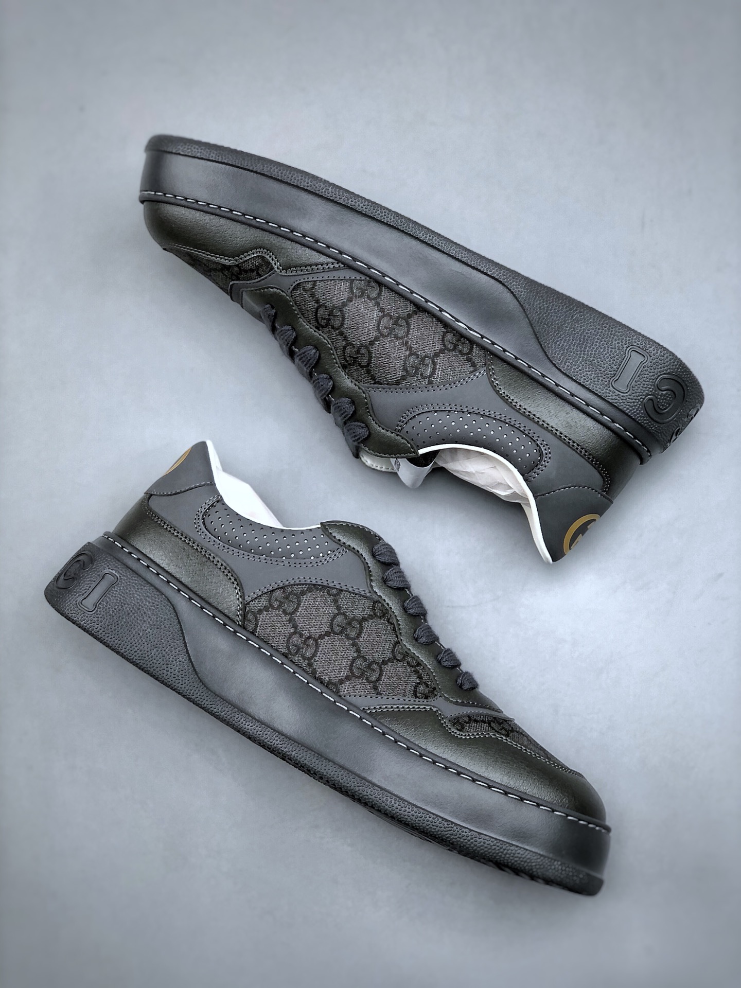 Gucci Men’s Leather Low-Top Lace-Up Sneakers – All Black