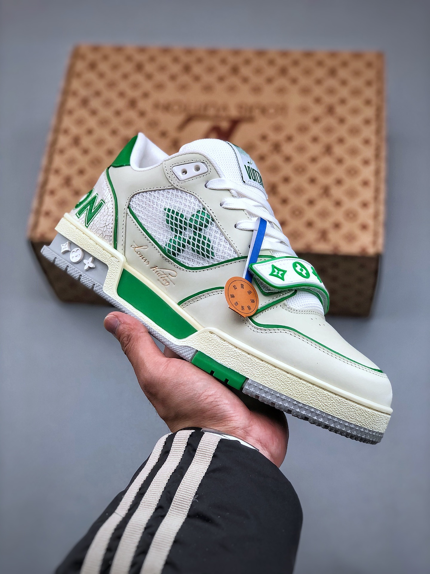 LOUIS VUITTON Trainer Classic Pattern Retro Fashion Sneaker – Men’s, White & Green