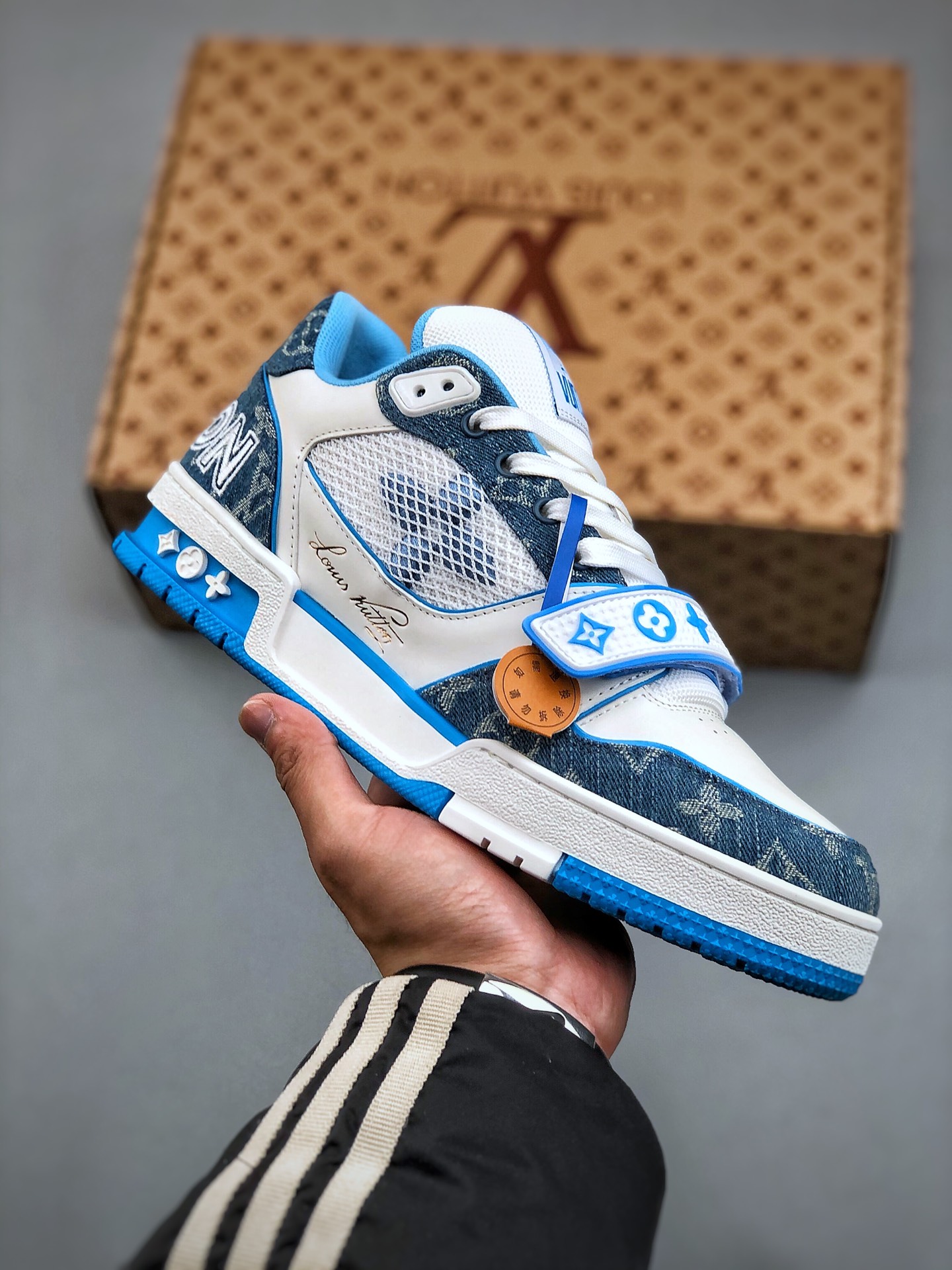 LOUIS VUITTON Trainer Leather Floral Pattern Low-Top Fashion Sneaker – Men’s, Blue & White