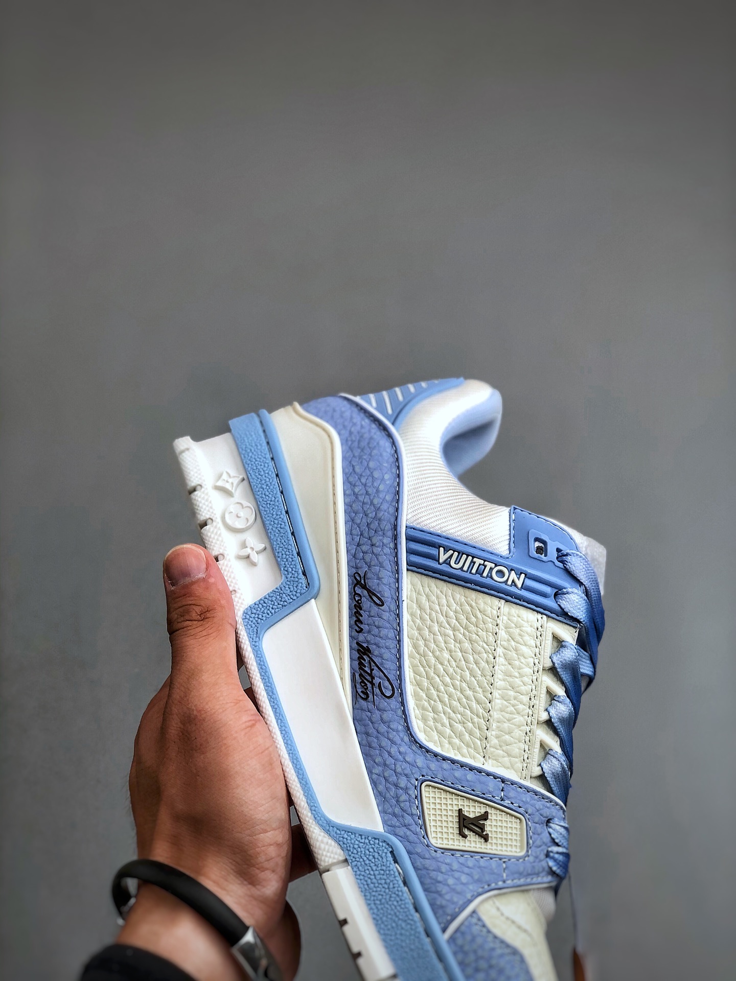 LOUIS VUITTON Trainer Leather Round-Toe Lace-Up Low-Top Sneaker – Unisex, Ocean Blue