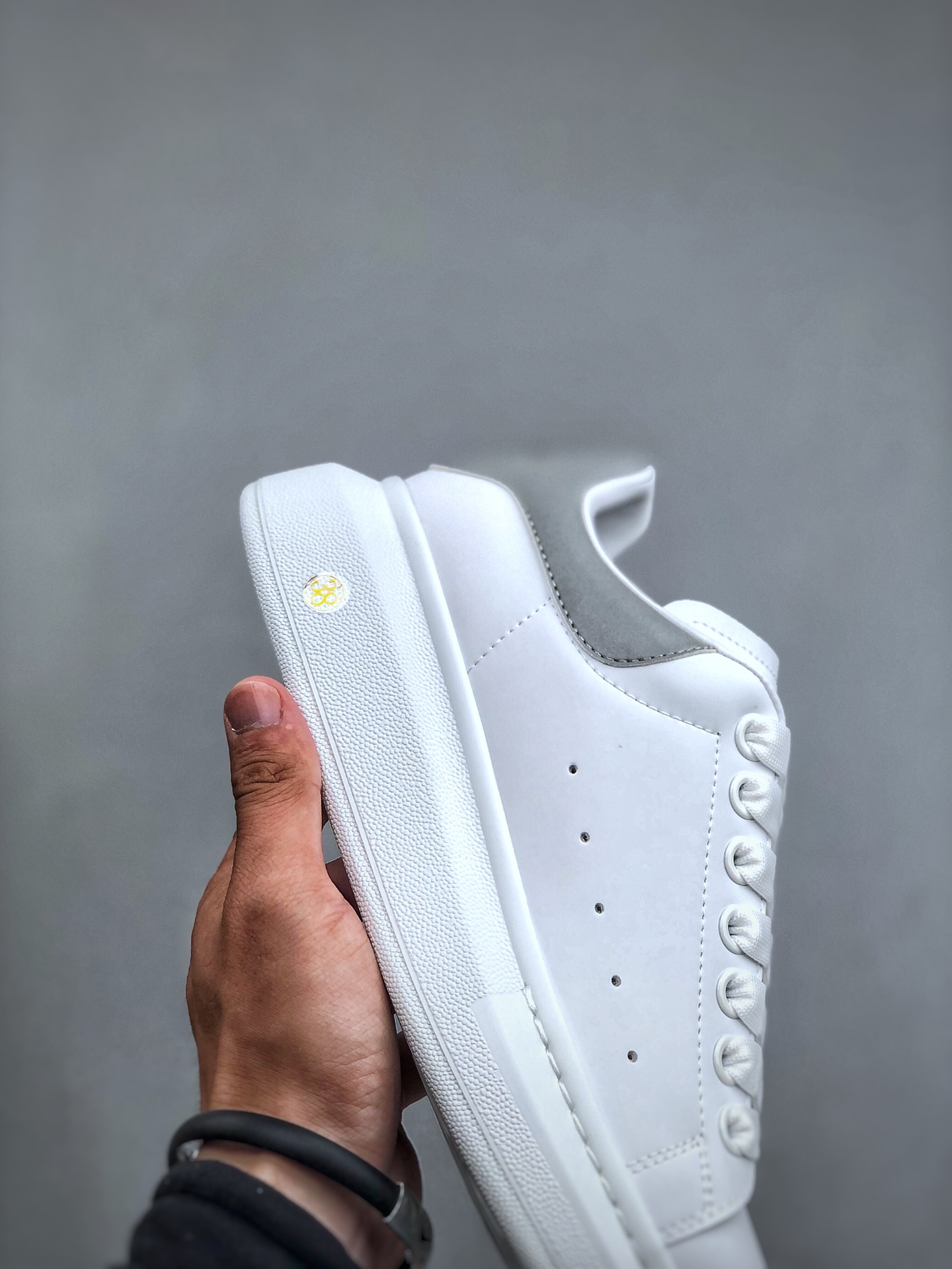 Alexander McQueen Oversized Low-Top Fashion Sneaker – Unisex, Gray