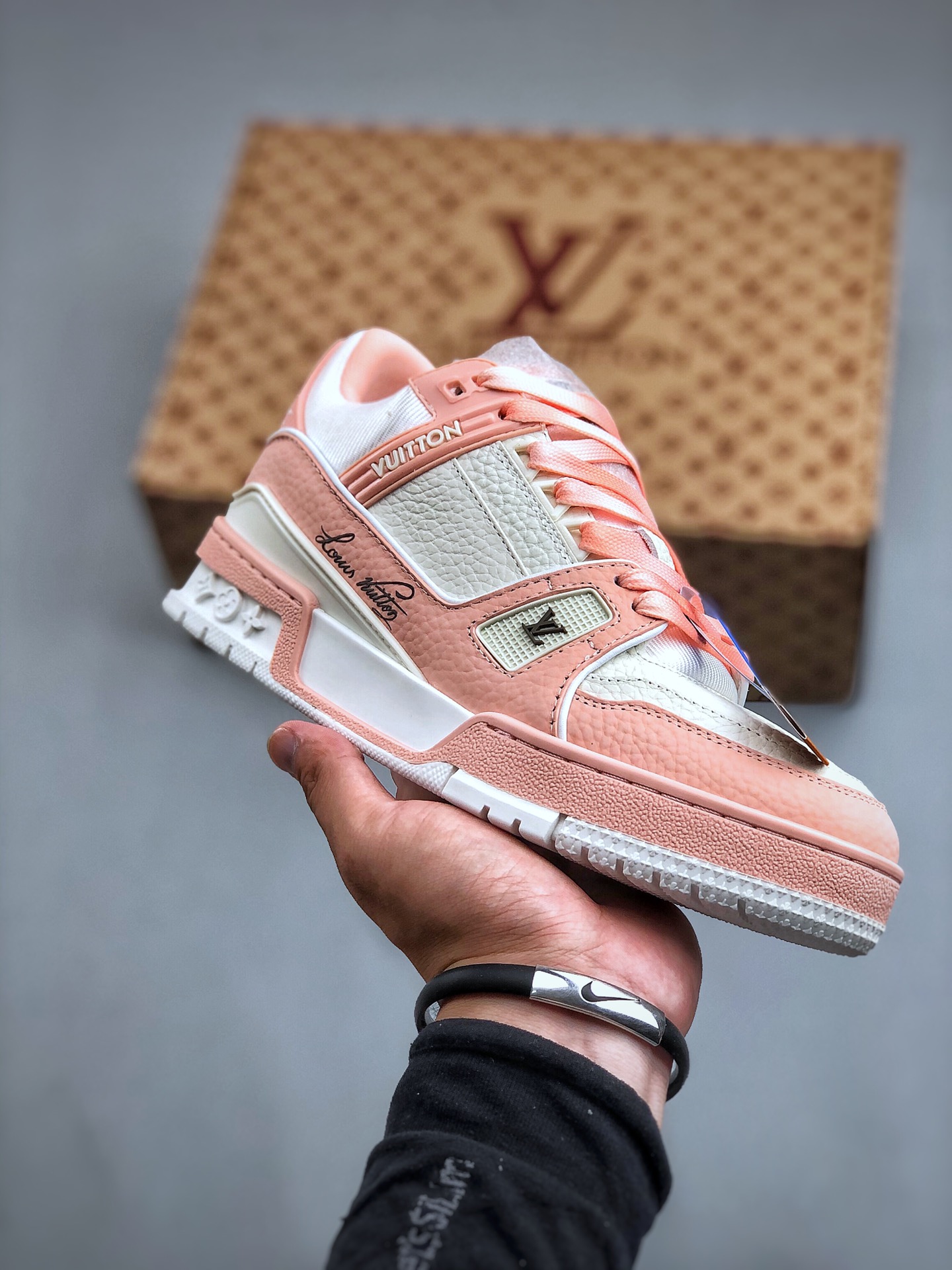 LOUIS VUITTON Trainer Leather Round-Toe Lace-Up Low-Top Sneaker – Unisex, White & Pink