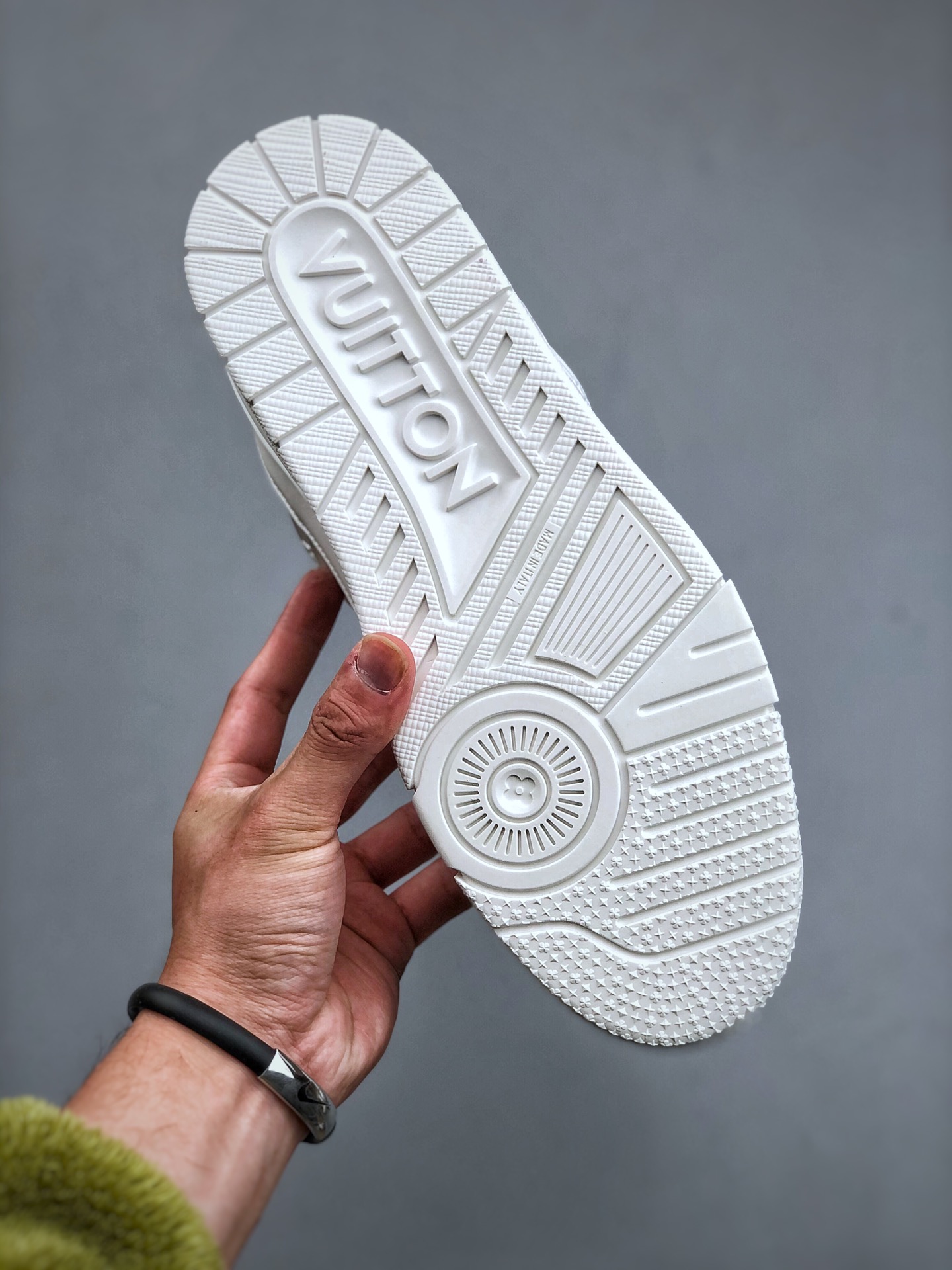 LOUIS VUITTON Trainer Leather Round-Toe Lace-Up Non-Slip Low-Top Sneaker – Women’s, White