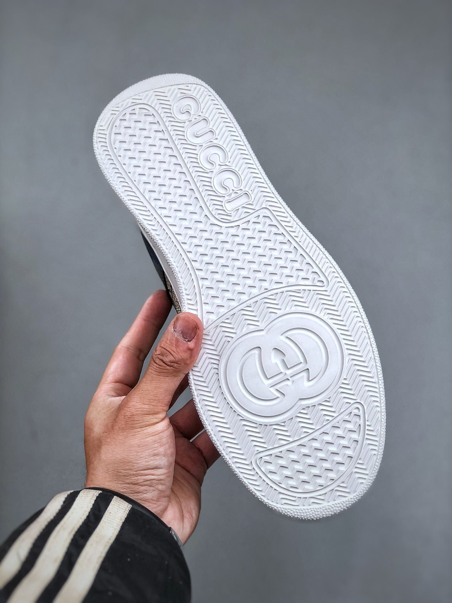 Gucci Men's GG Supreme Low-Top Sneakers – Blue Fashion Shoes