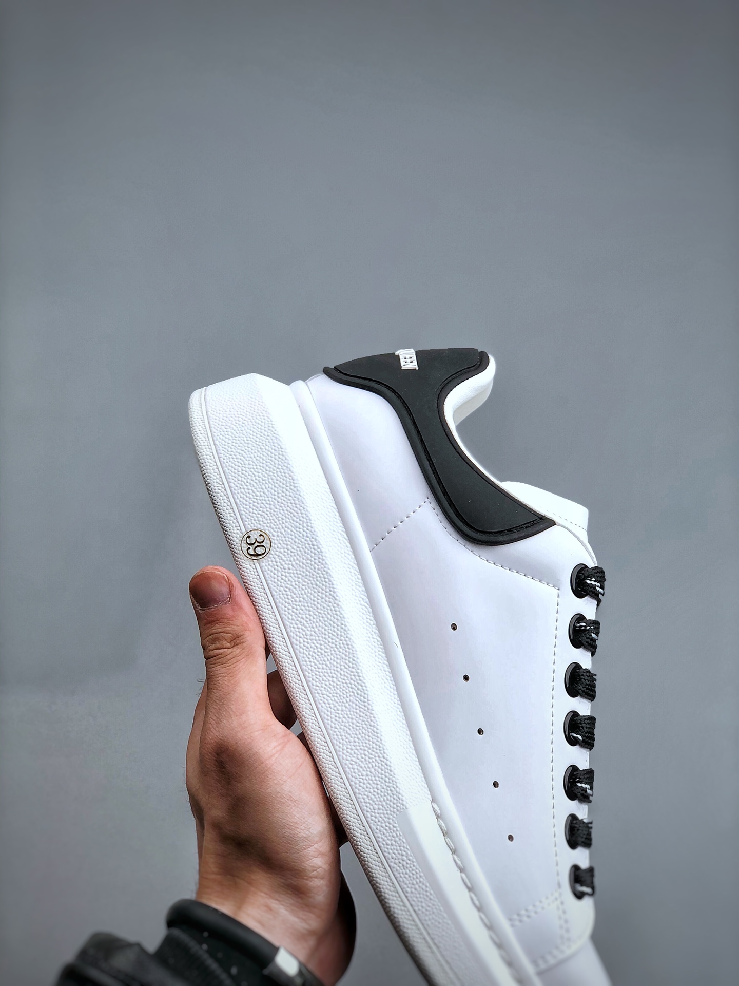 Alexander McQueen Oversized Leather Lace-Up Low-Top Fashion Sneaker – Unisex, White & Black