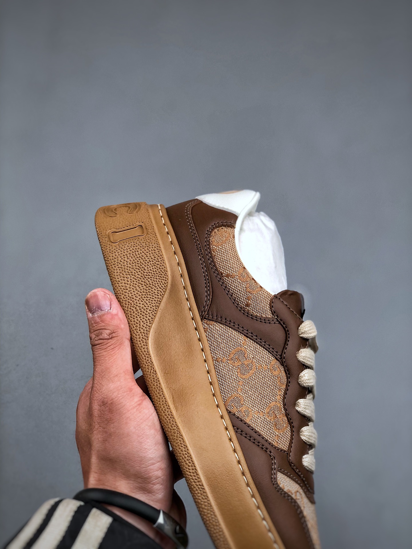 Gucci Chunky B Sneaker – Brown Low-Top Unisex Fashion Shoes