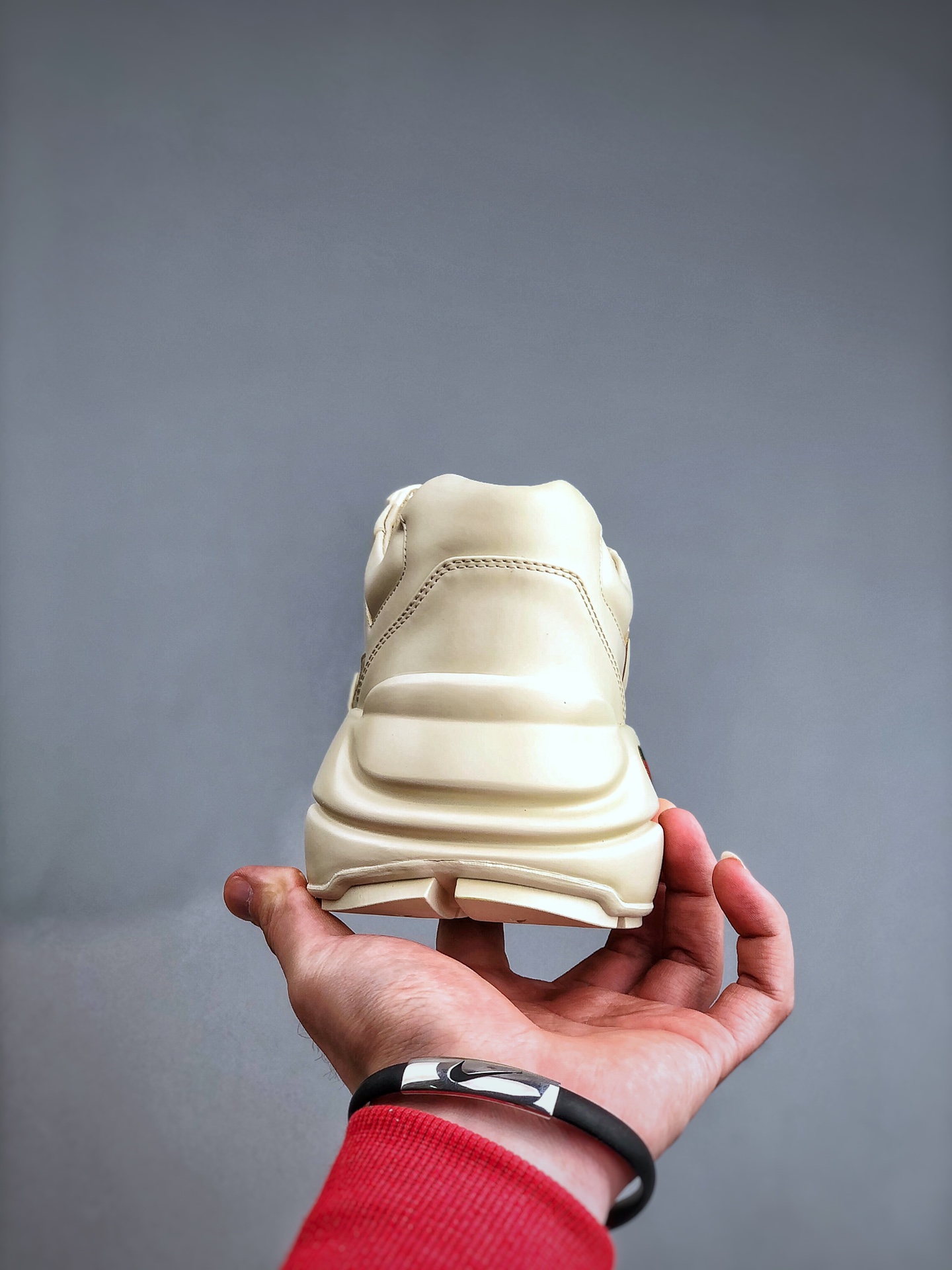 GUCCI Rhyton Logo-Detail Non-Slip Durable Low-Top Dad Sneakers – Unisex, Ivory White