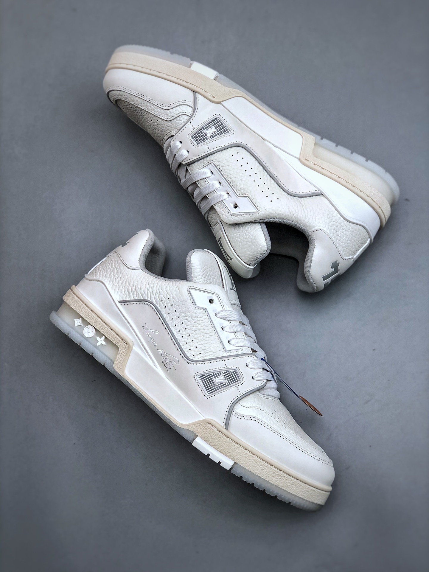 LOUIS VUITTON Trainer Leather Embossed Lace-Up Low-Top Fashion Sneaker – Women’s, White