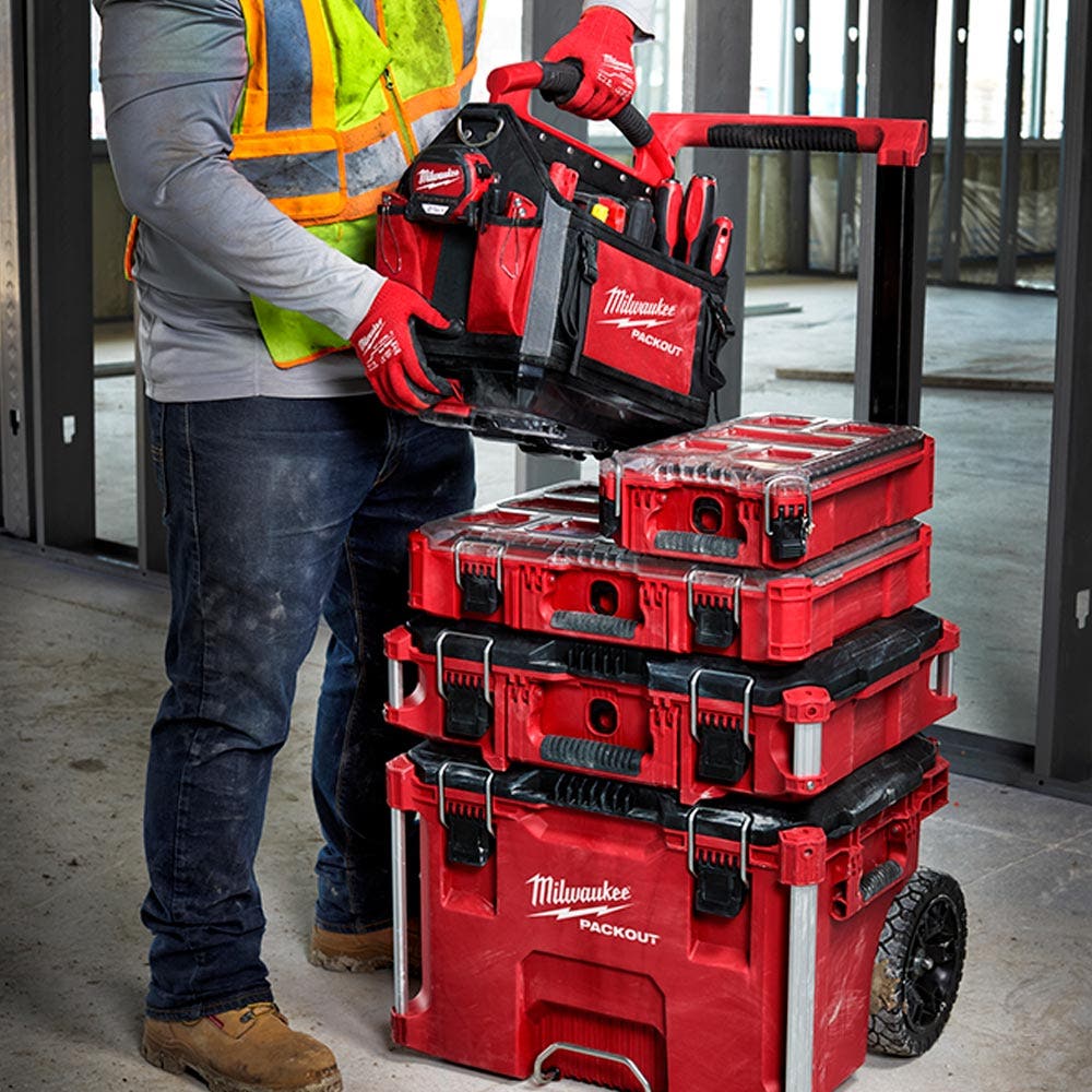 MILWAUKEE PACKOUT™ Rolling Tool Box 48228426