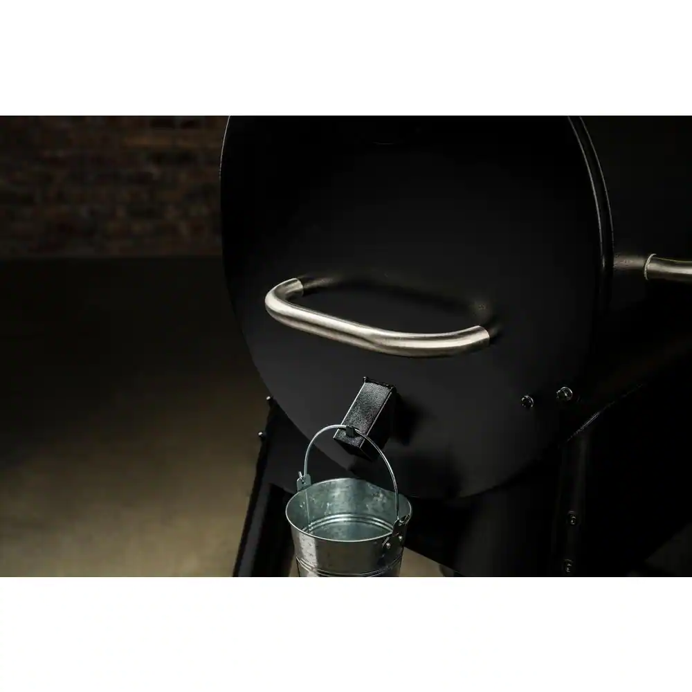Pro 780 Wifi Pellet Grill and Smoker in Black